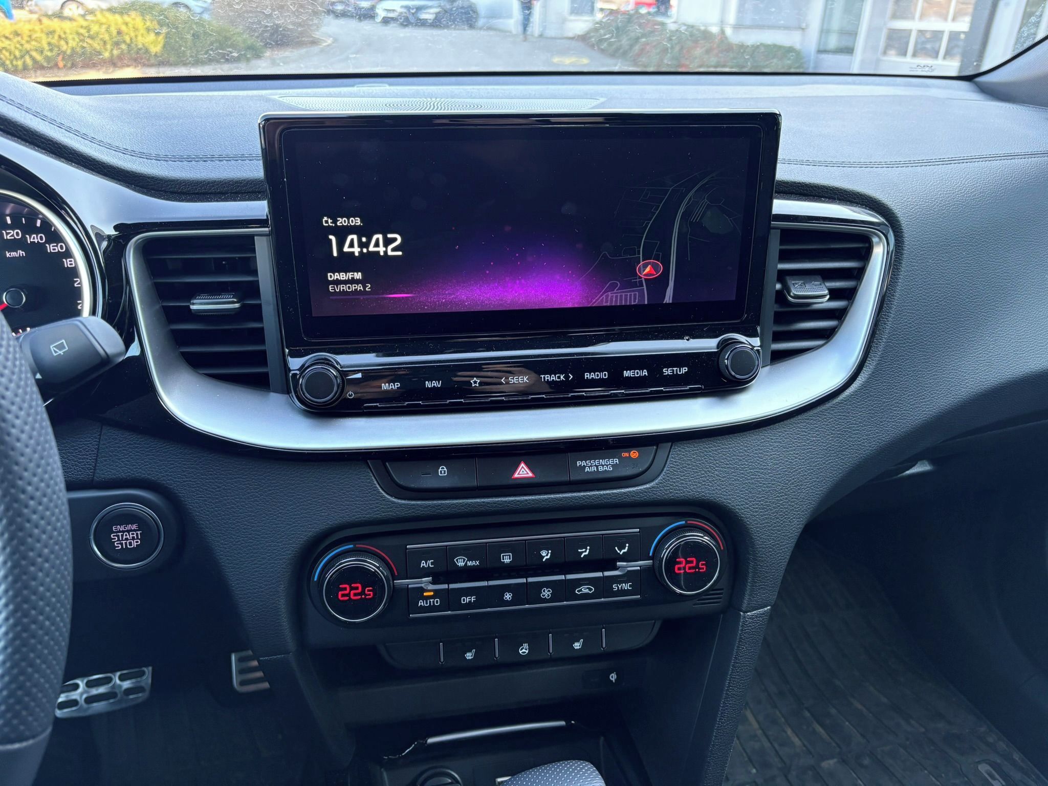 Kia XCee´d, 1,6 T-GDi GPF 7DCT GT-LINE 132 - fotka 6