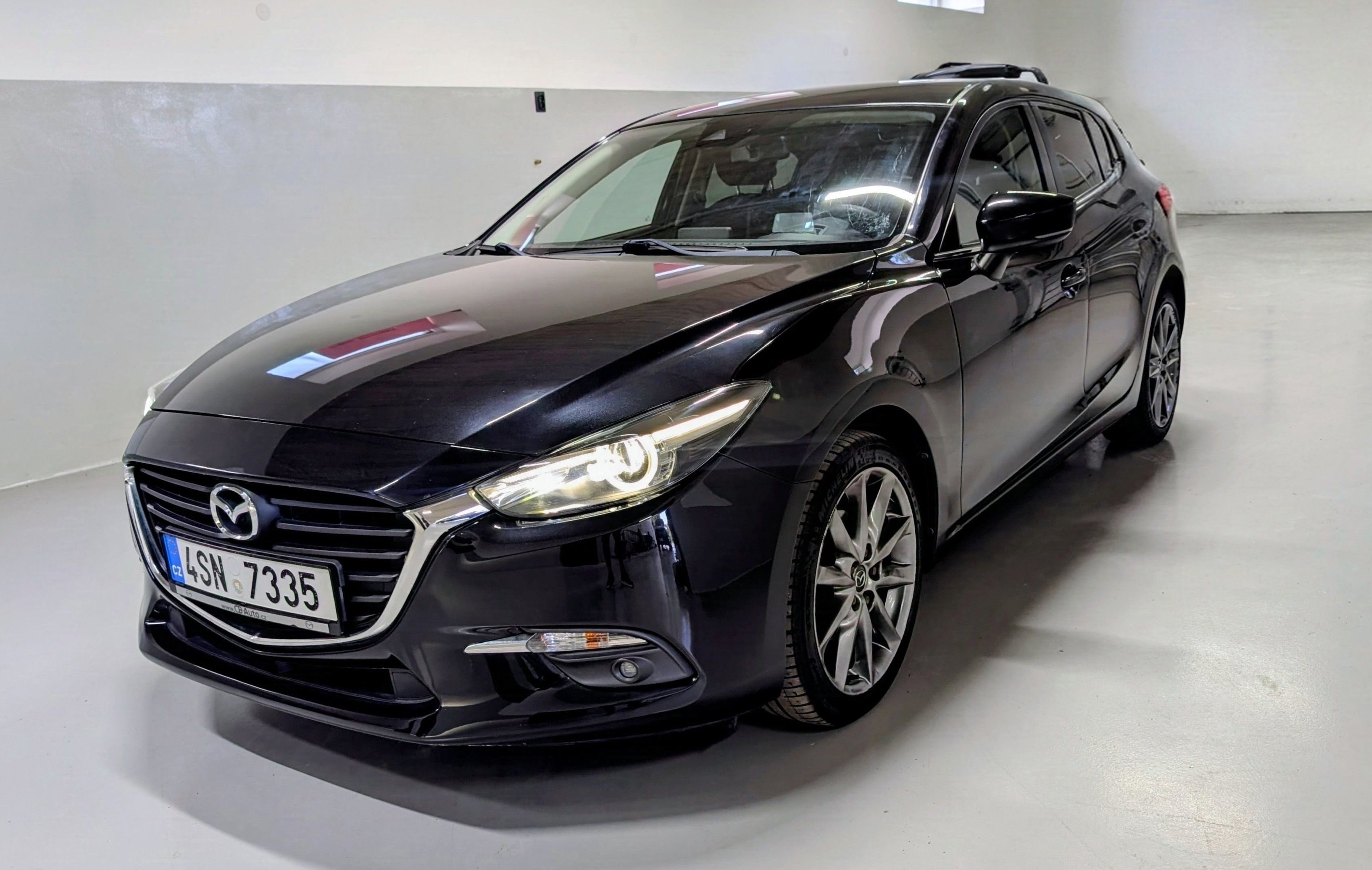 Mazda 3, 1. maj, Tacumi, 2.0i, ČR - fotka 2