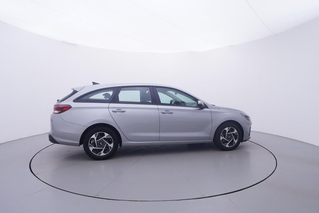 Hyundai i30, Start 1.0 GDI 73 kW - fotka 6