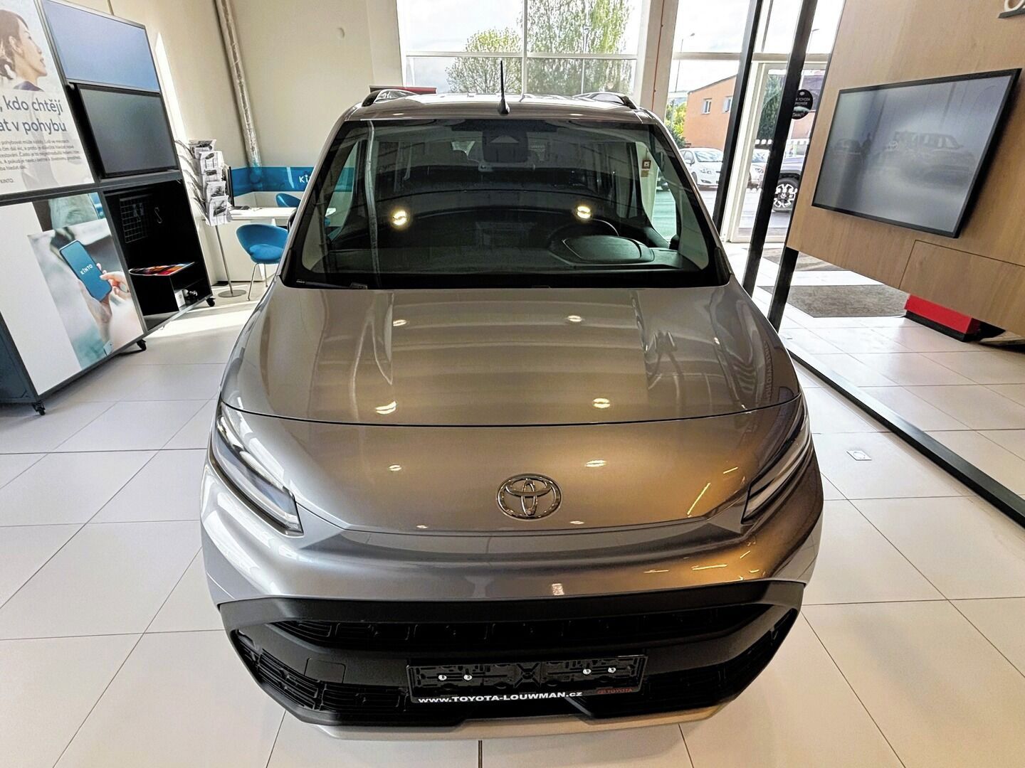 Toyota Proace City Verso, 1,5   LWB 1.5D 130 AT VIP - fotka 2