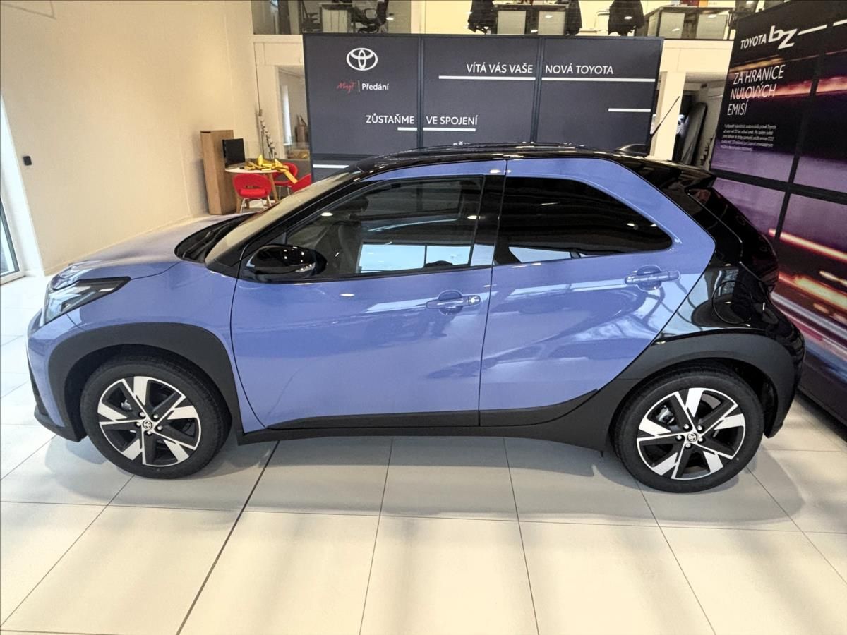 Toyota Aygo, 1,5   X Style Smart 2026 - fotka 4
