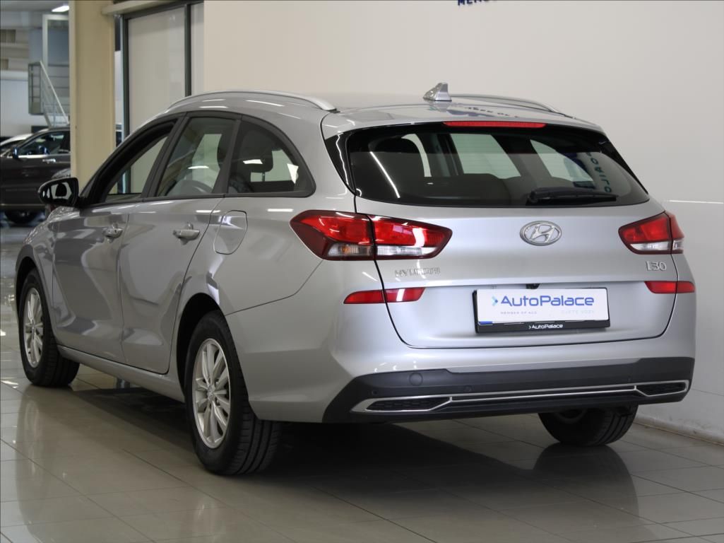 Hyundai i30, 1,0 T-GDi 88kW 37tkm.Záruka ČR - fotka 3
