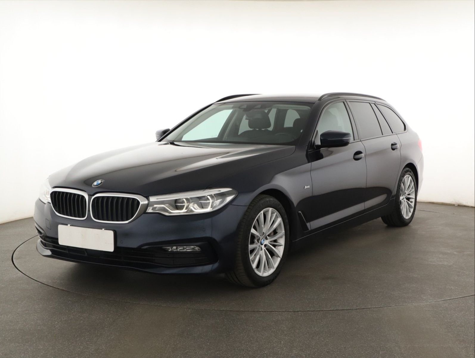 BMW Řada 5, 530d xDrive, 4X4, Automat - fotka 3