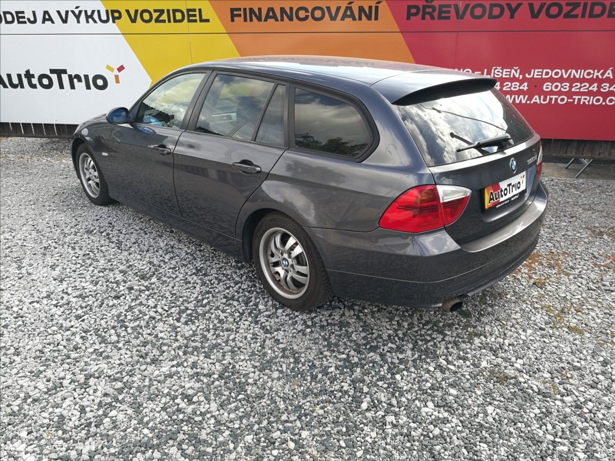 BMW Řada 3, 2,0 d 320d kombi - fotka 4