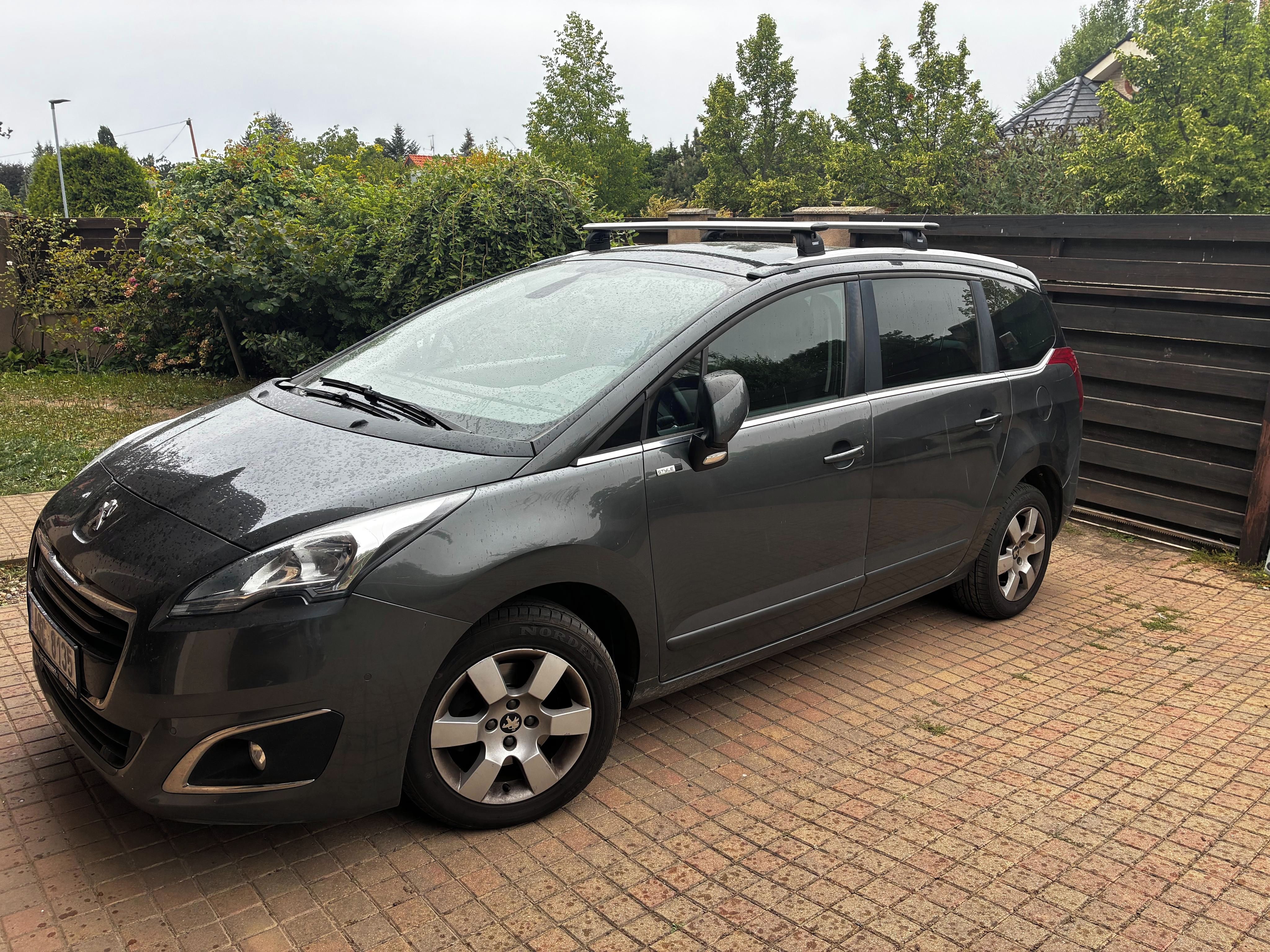 Peugeot 5008, 1,6 BlueHDI - servisováno - fotka 4