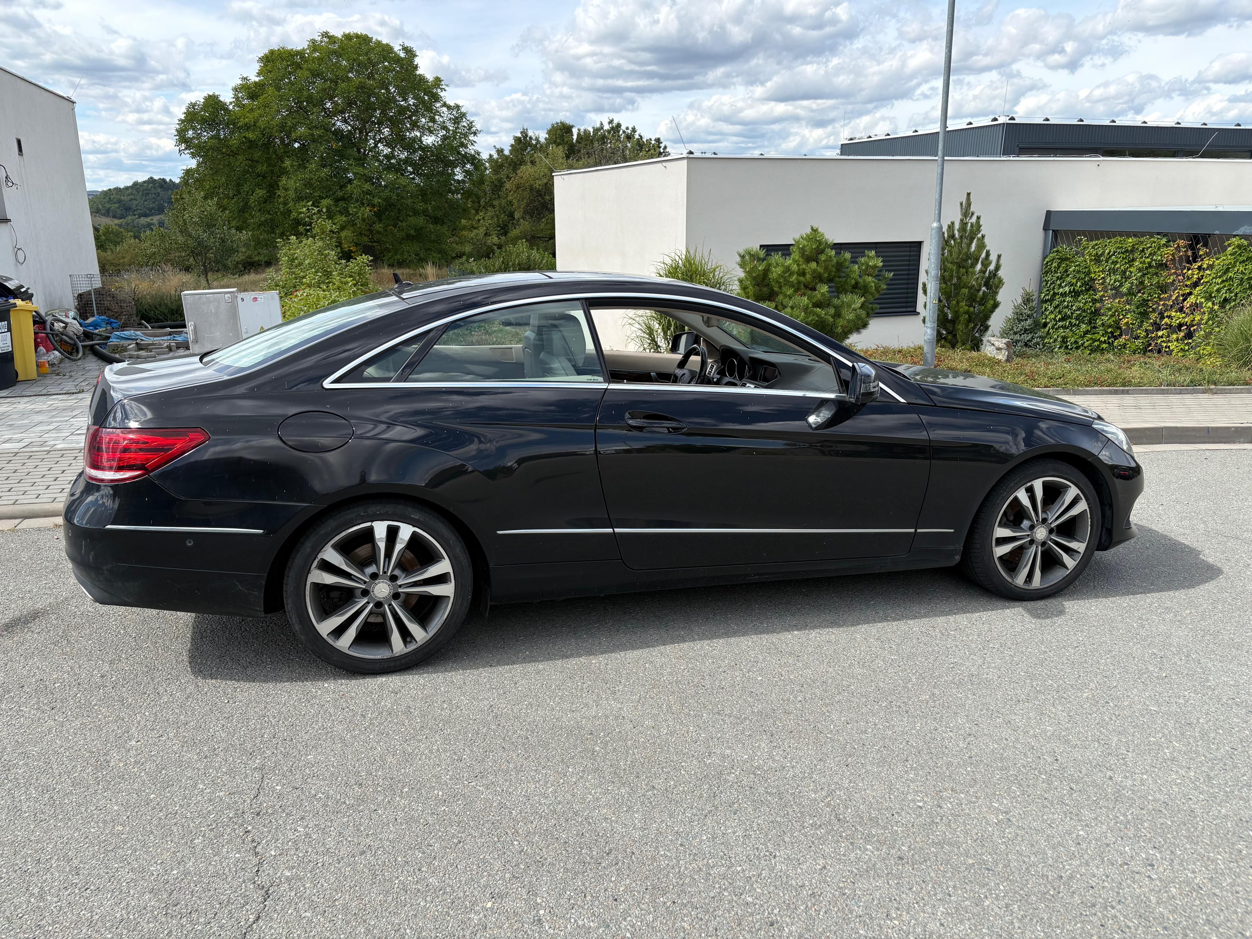 Mercedes-Benz Třídy E - fotka 2