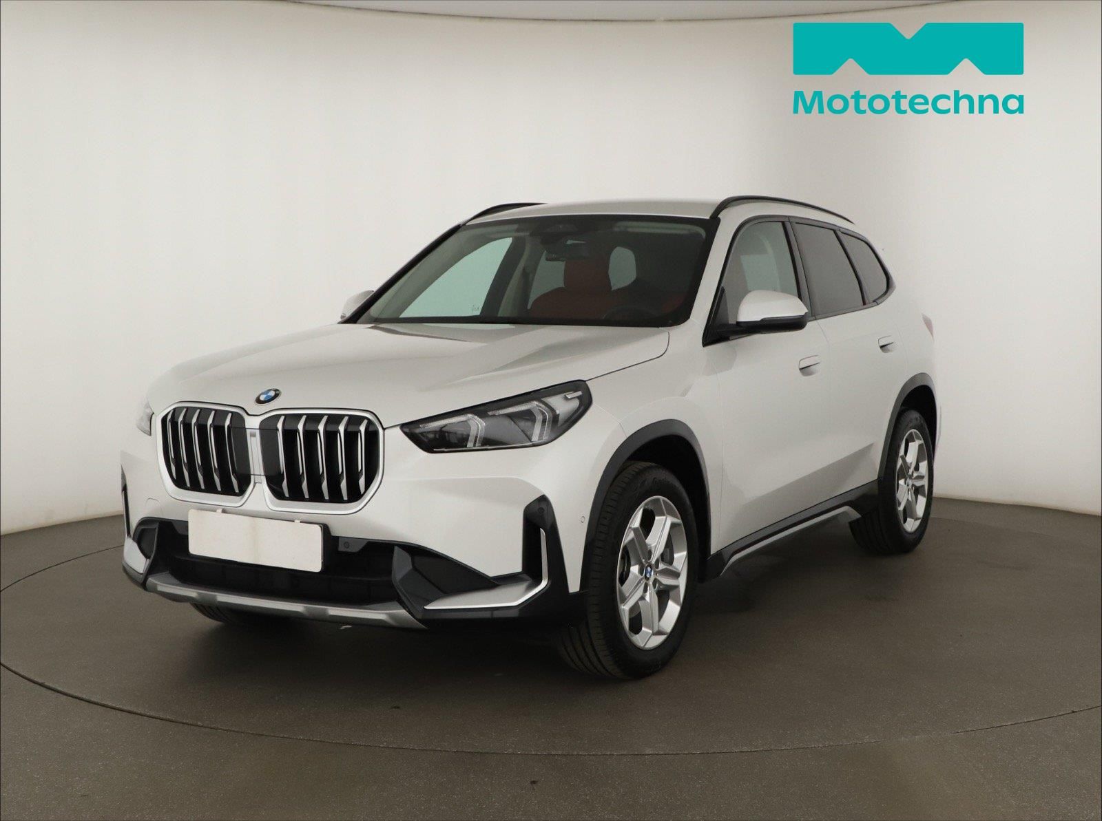 BMW X1, sDrive18i, Full LED, Navigace