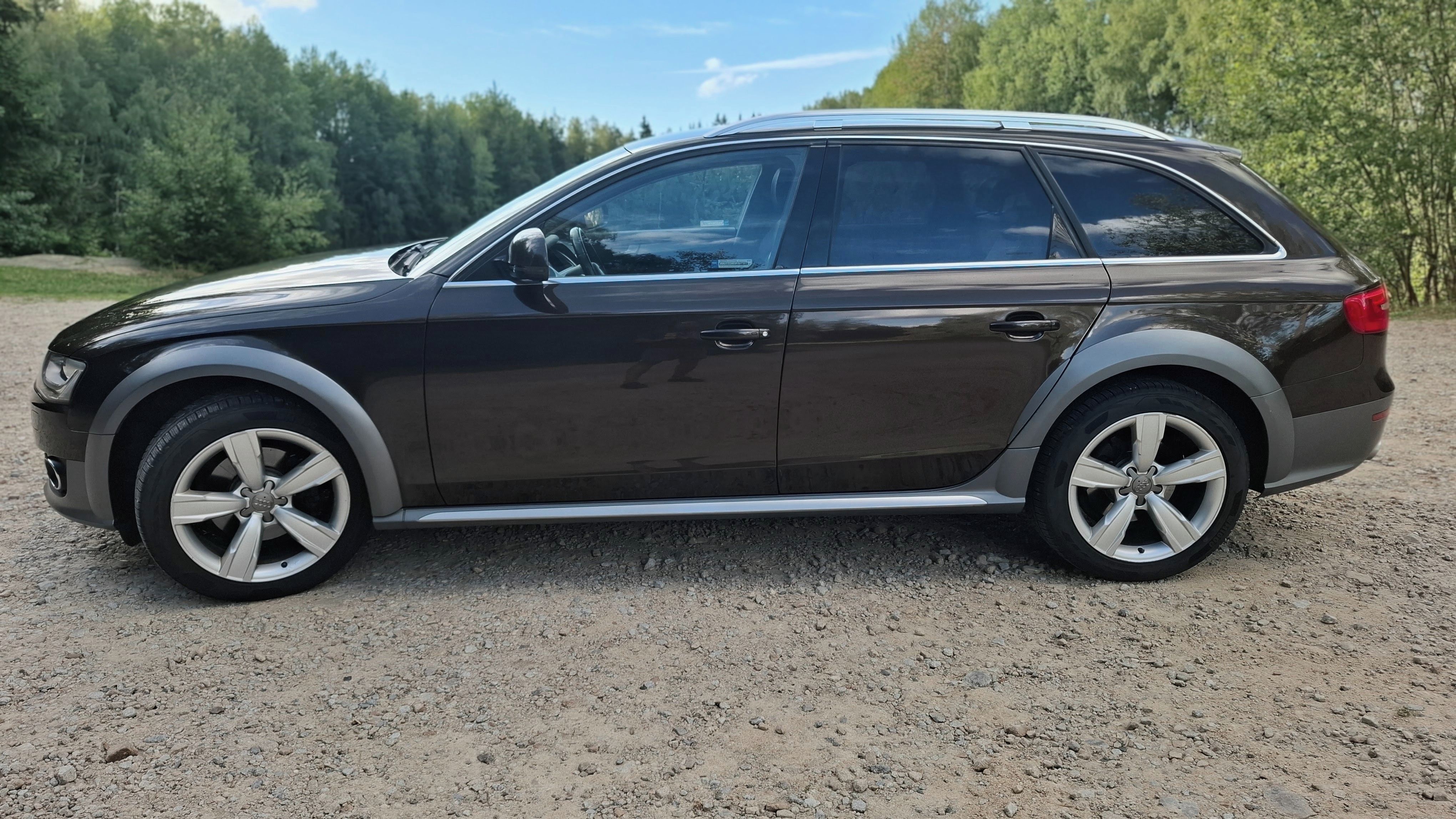 Audi A4 allroad, 2,0 TDi 130 kW 4x4 manuál ČR - fotka 2