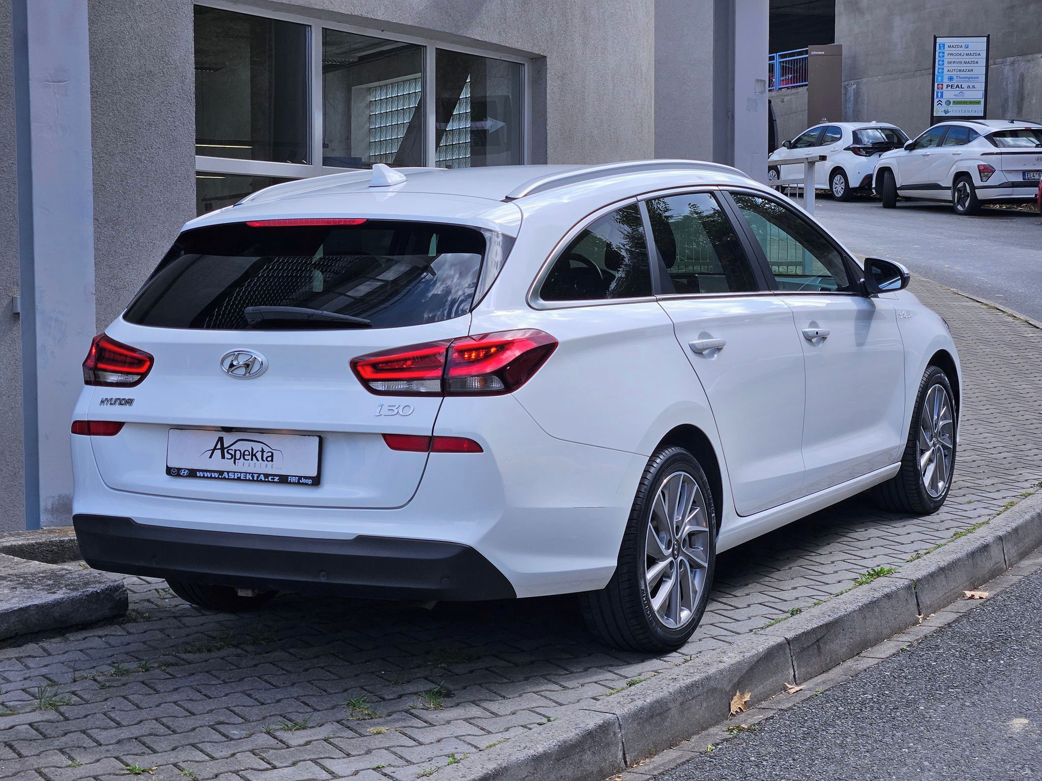 Hyundai i30, 1,4 T-GDi DCT, All Inclusive,Č - fotka 5
