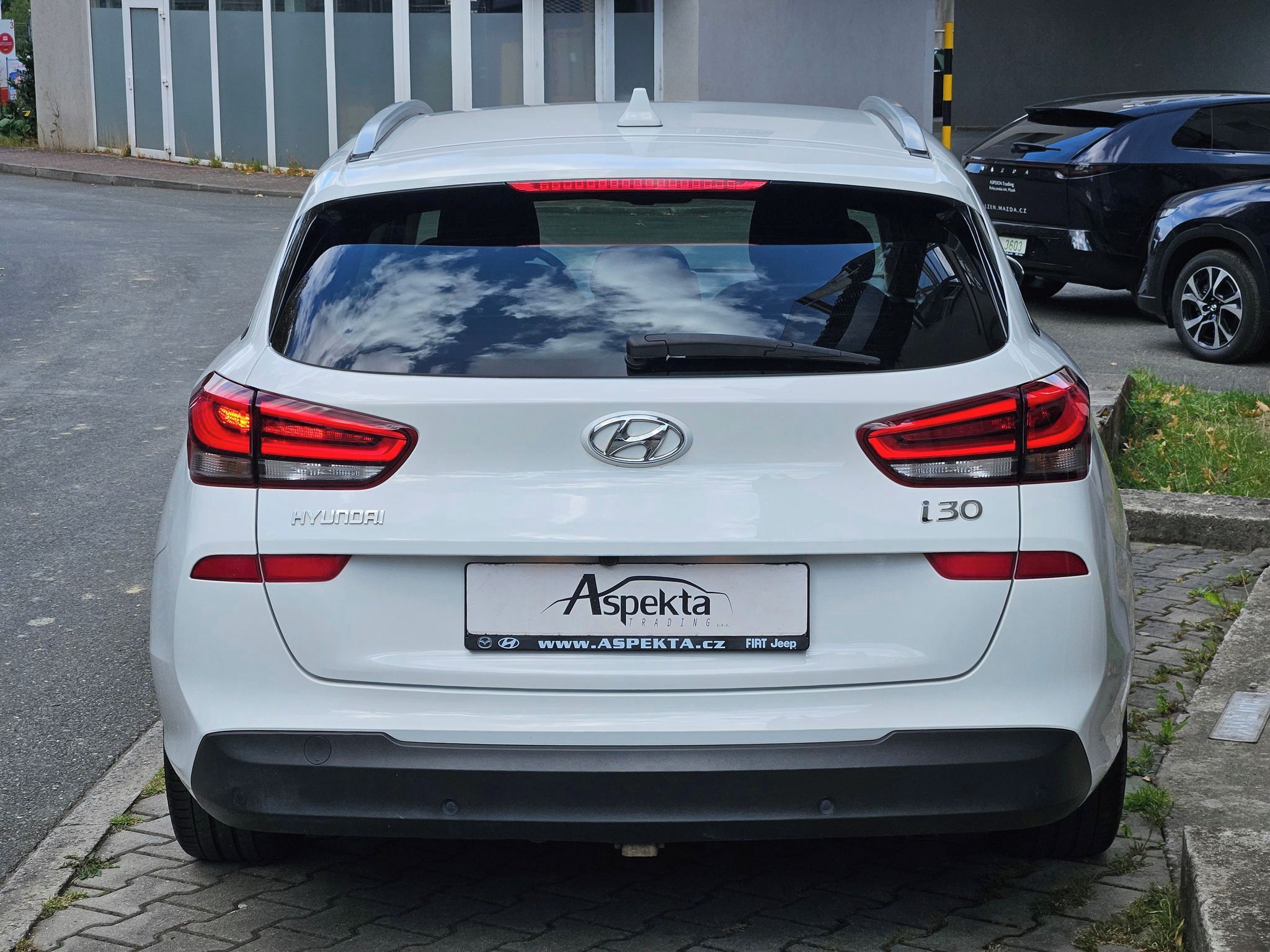 Hyundai i30, 1,4 T-GDi DCT, All Inclusive,Č - fotka 4