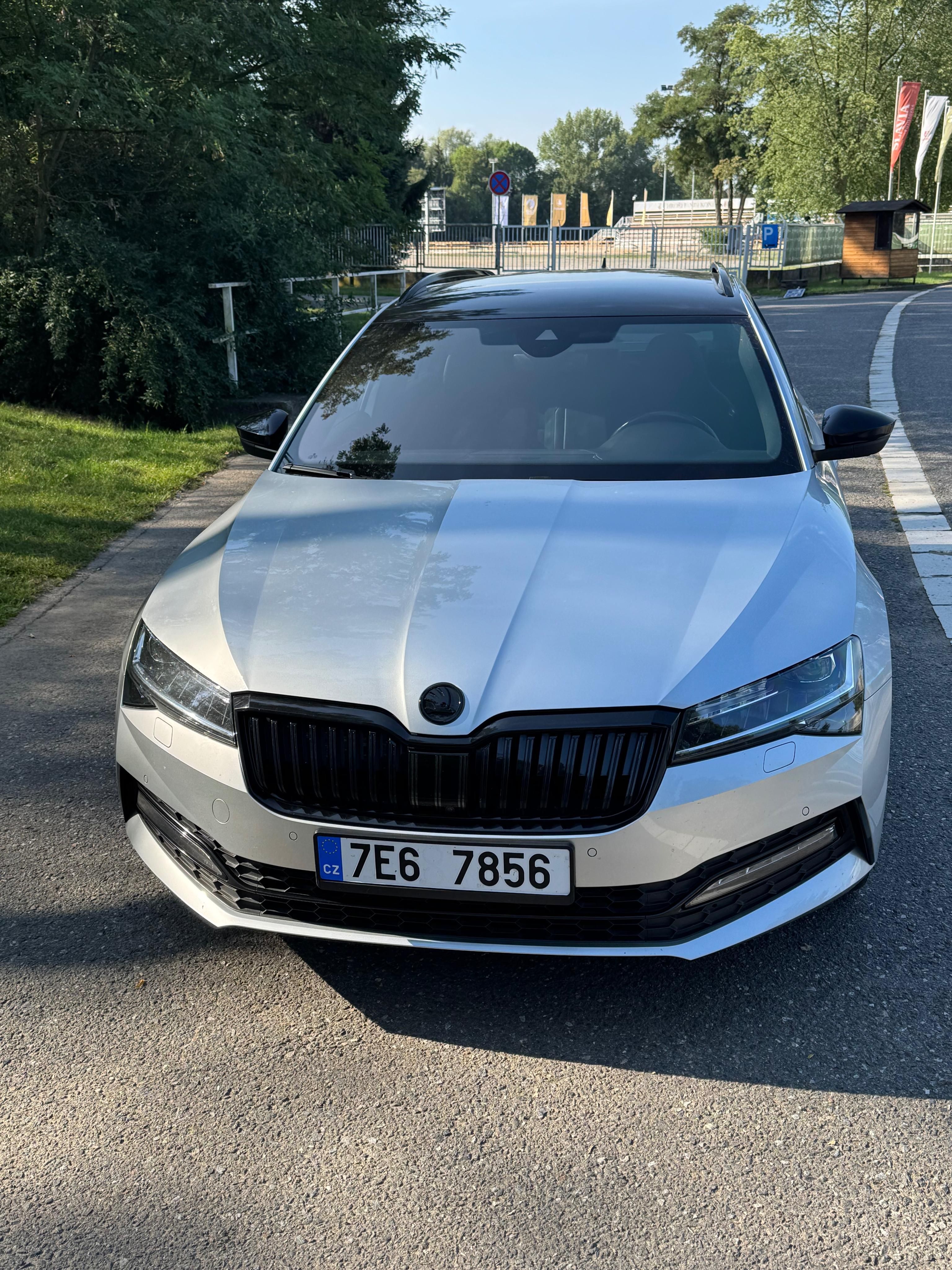 Škoda Superb, 2.0 TDi 147Kw, SPORTLINE - fotka 6