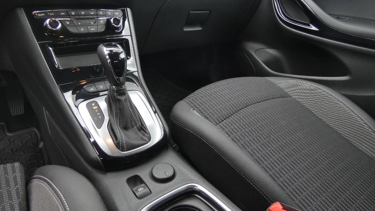 Opel Astra, 1.5 CDTi 90kW Elegance ST S/S - fotka 6