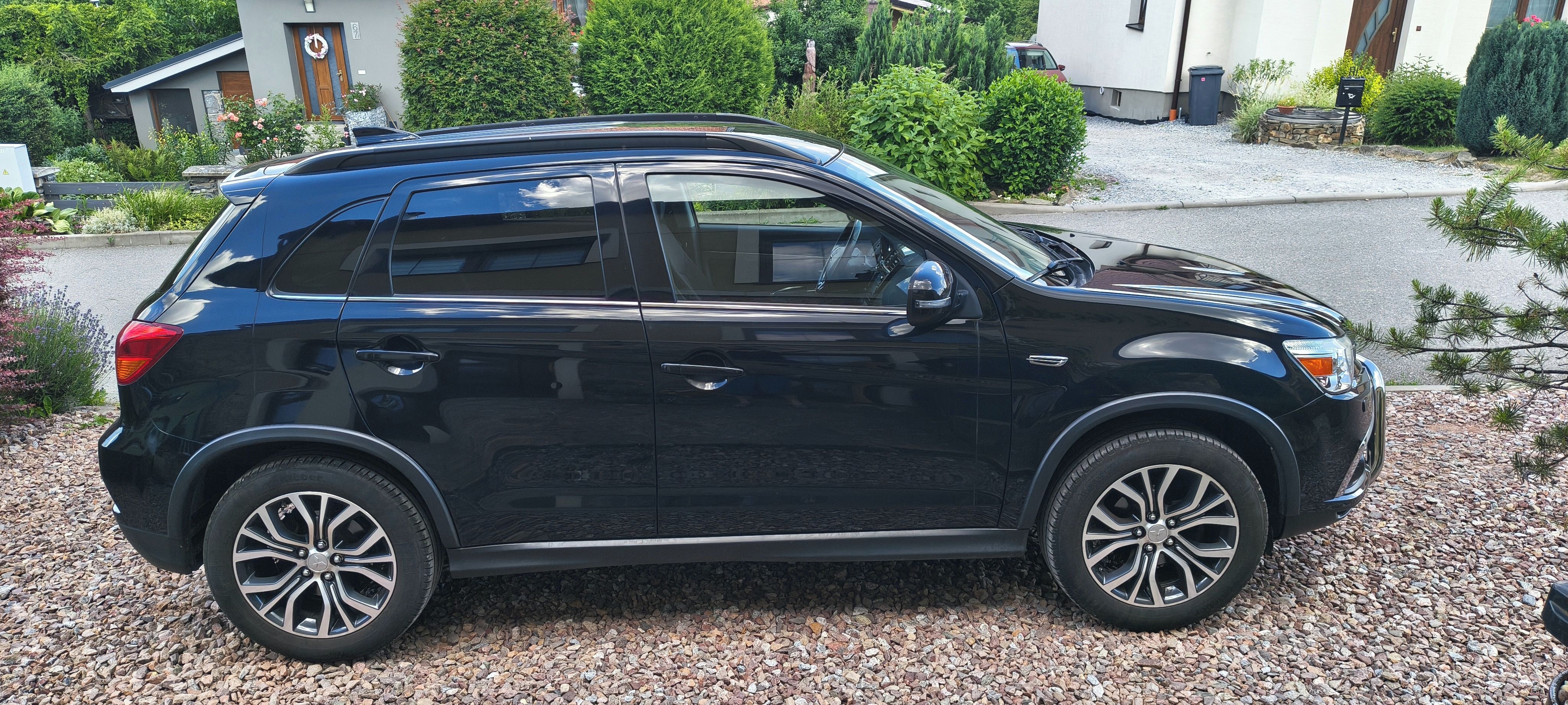 Mitsubishi ASX, 1.6 benzín, klima, kamera - fotka 4