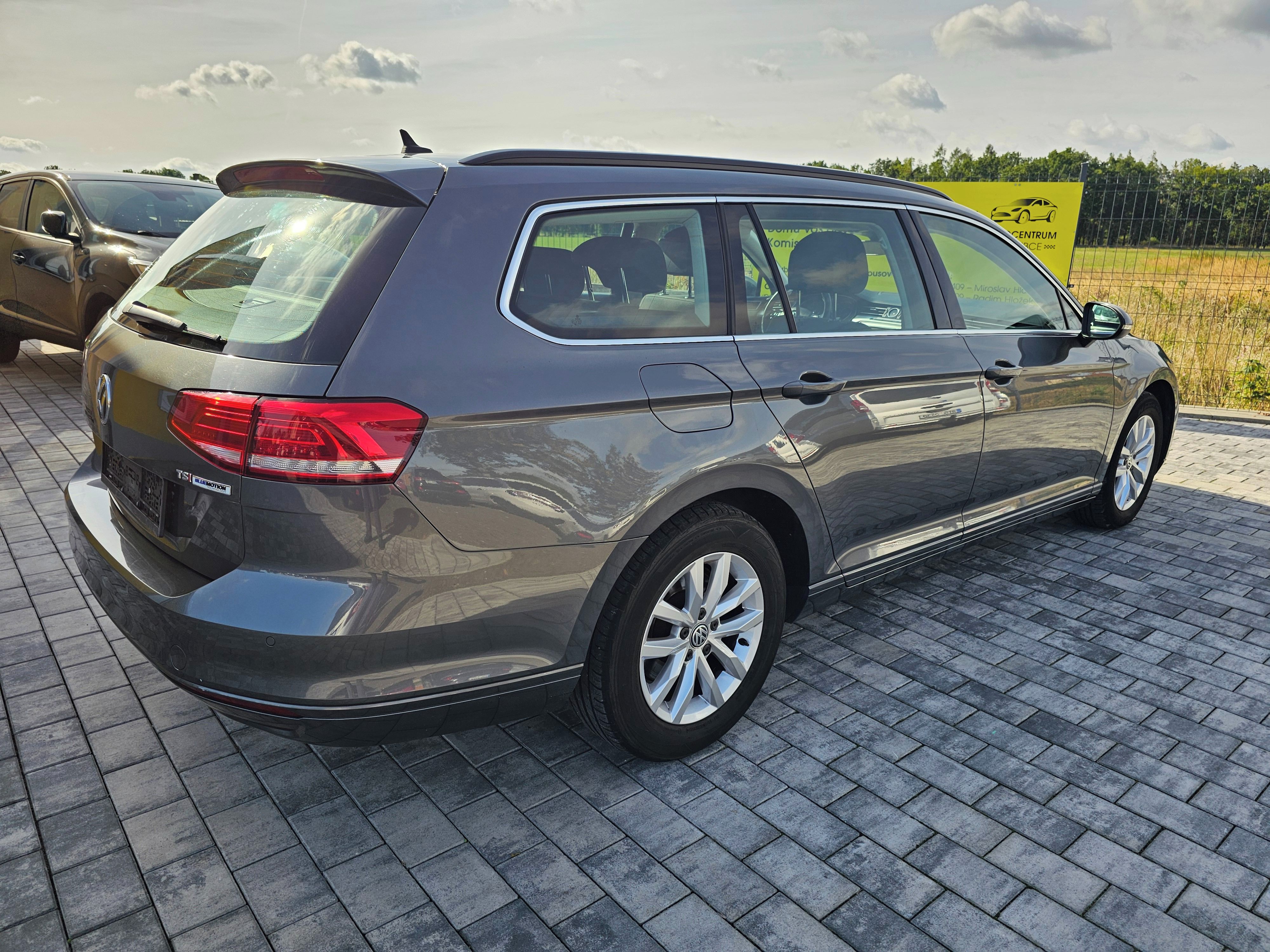 Volkswagen Passat, 1.4 TSI 92kw, Po rozvodech - fotka 5