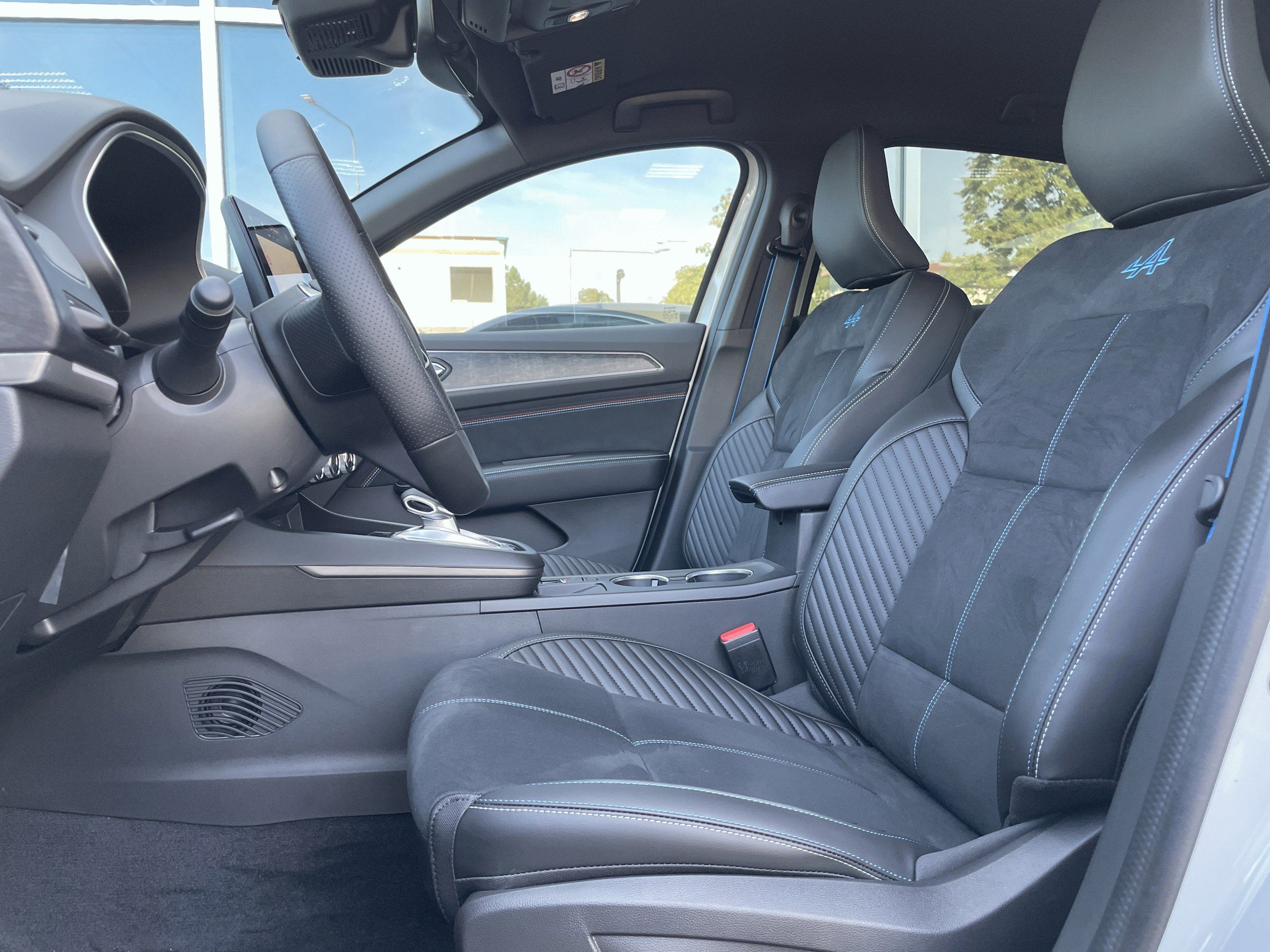 Renault Arkana, E-Tech hybrid 145 esprit Alpin - fotka 5