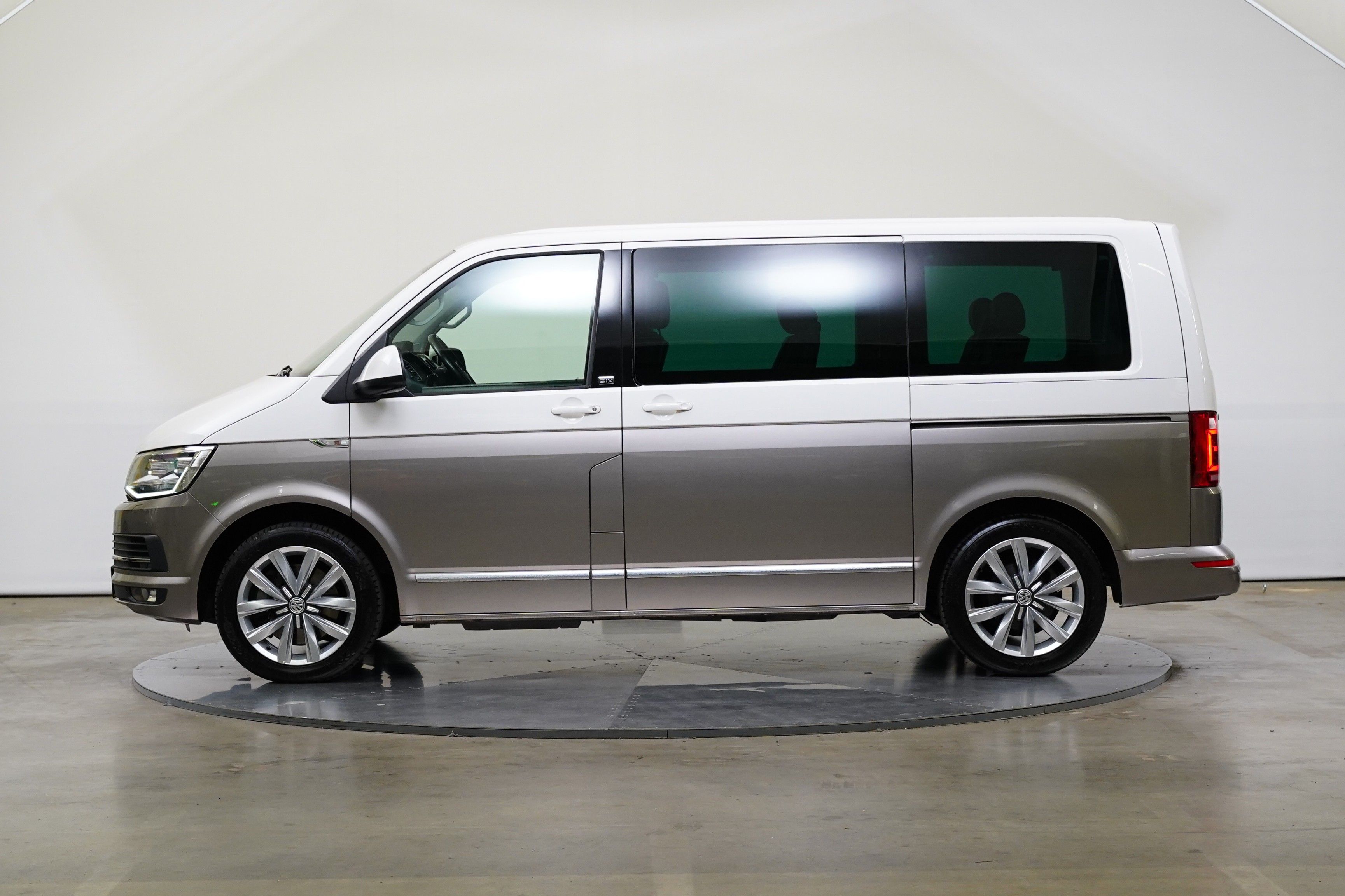 Volkswagen Multivan, 2.0 TDI 150 kW 4x4 Generat Six - fotka 3