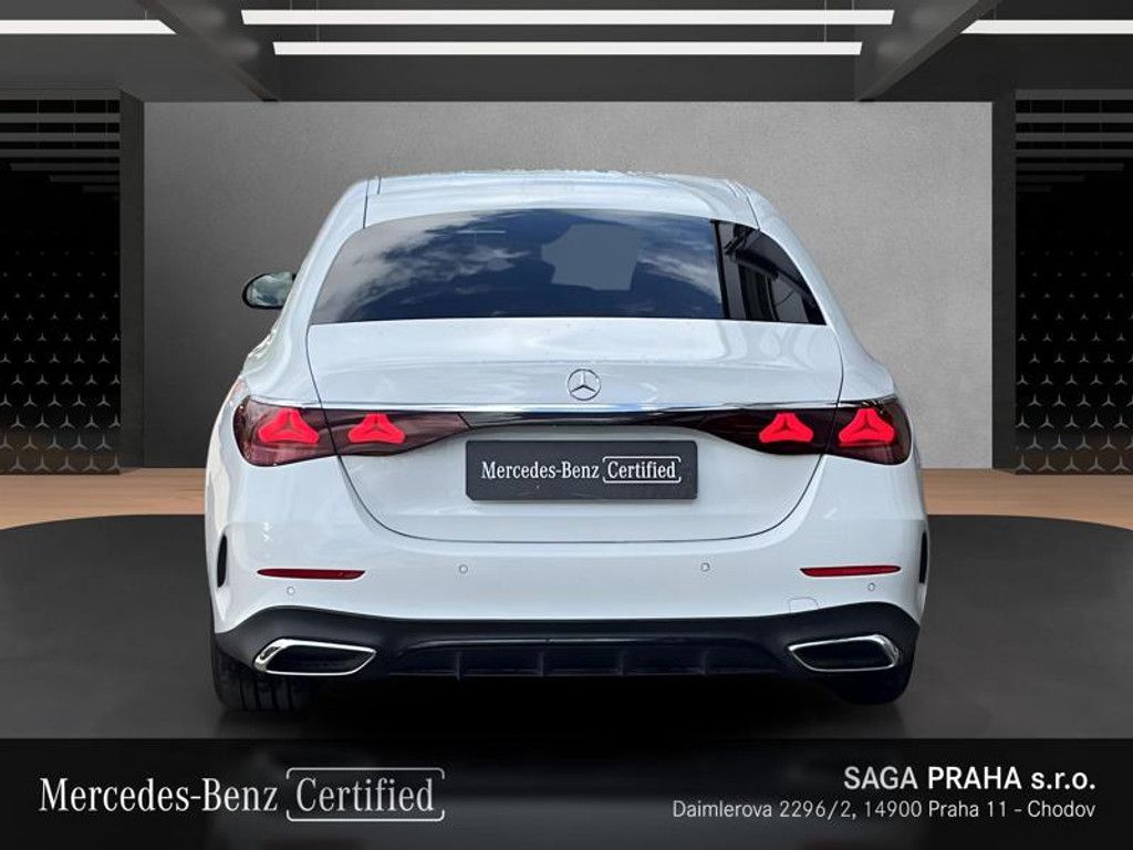 Mercedes-Benz Třídy E, Třída E 220 d 4MATIC AMG Line - fotka 5