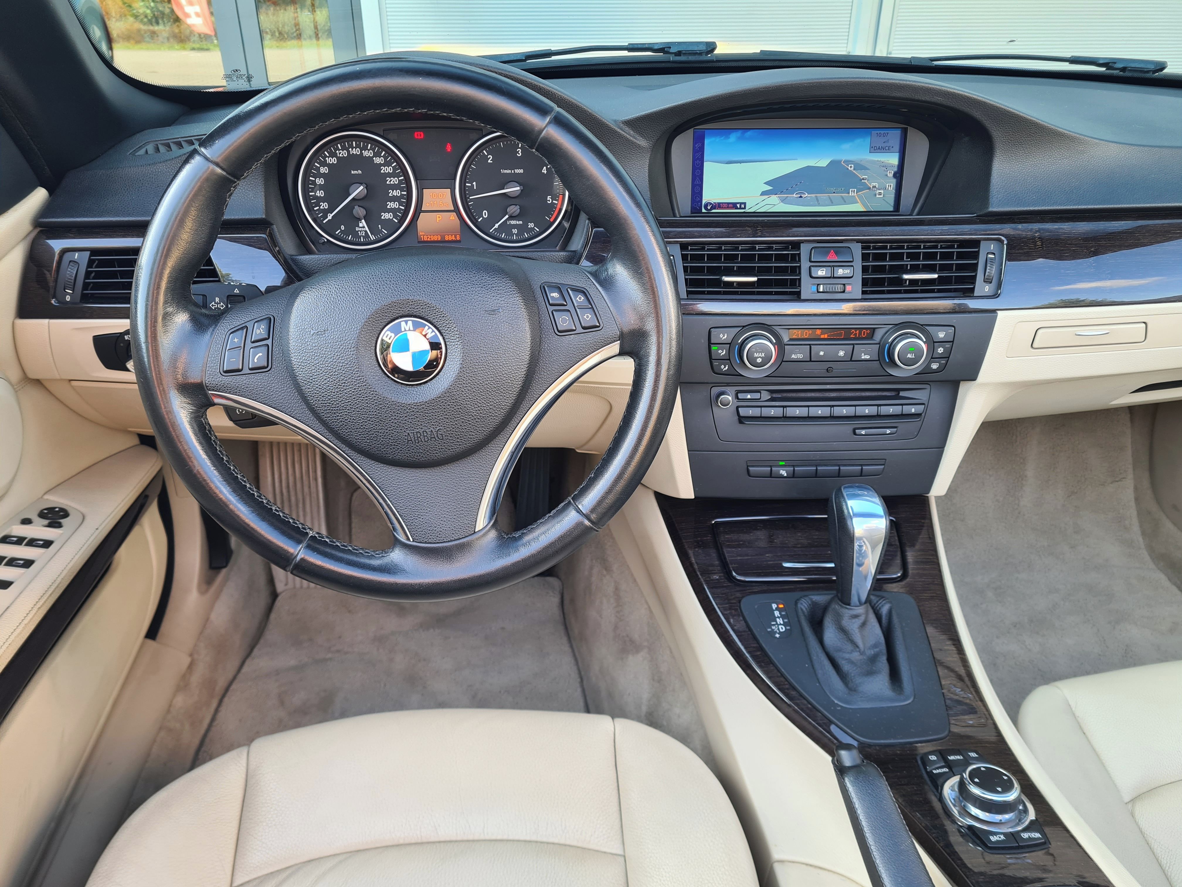 BMW Řada 3, Prodám BMW 330d Kabriolet - fotka 6