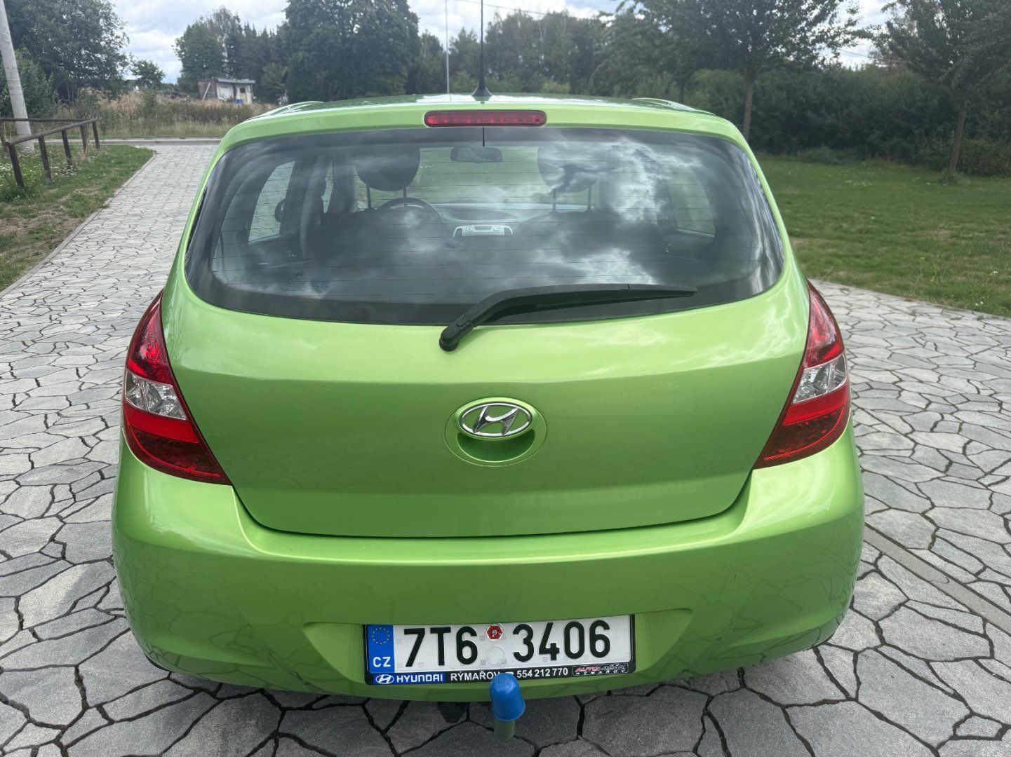 Hyundai i20, 1.2i KLIMA, 110tkm,tažné,Čr - fotka 6