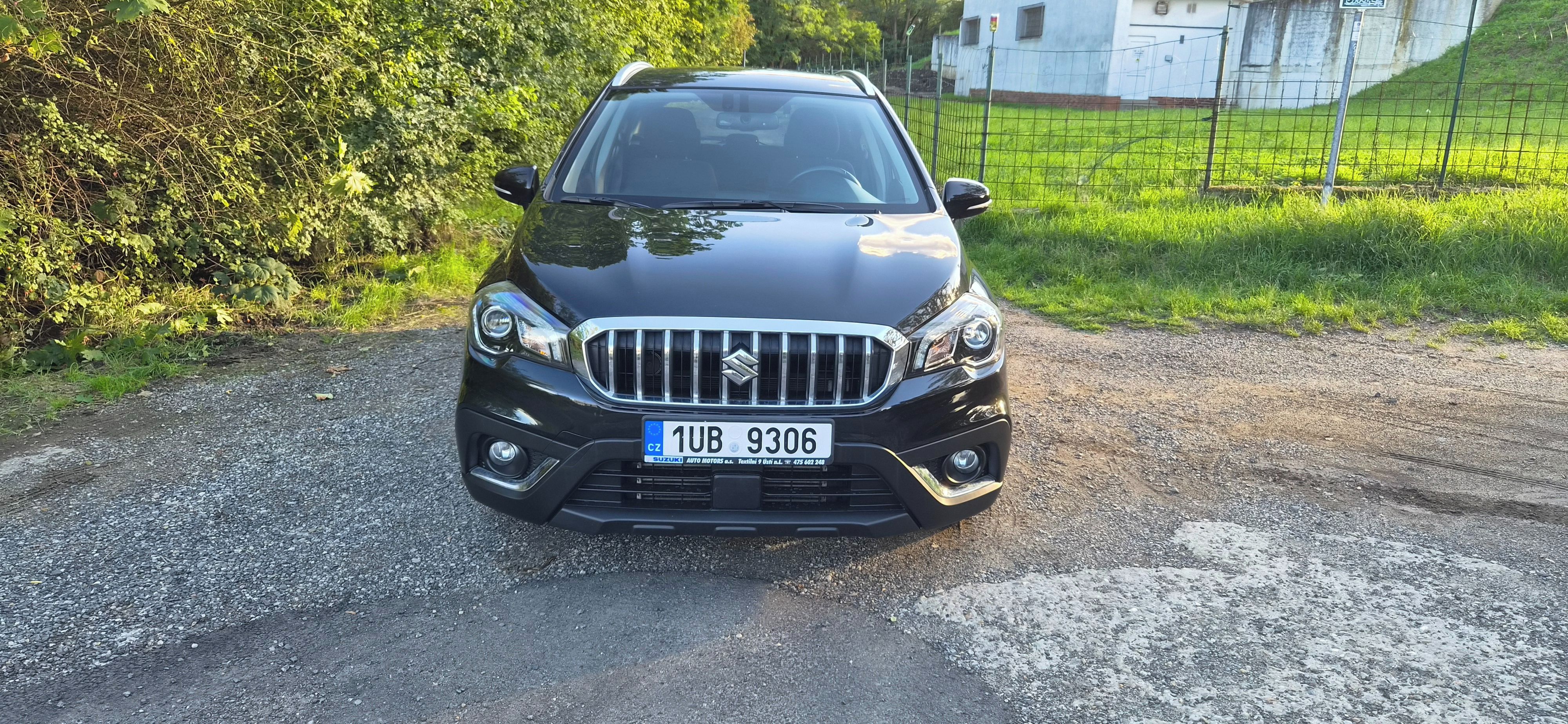 Suzuki SX4, Suzuki S- Cross 4x4 1,4 benzín - fotka 2