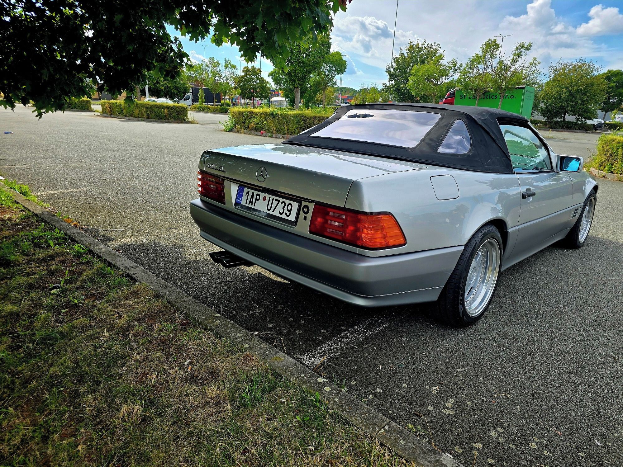Mercedes-Benz SL, SL500 - velmi zachovalý - fotka 4