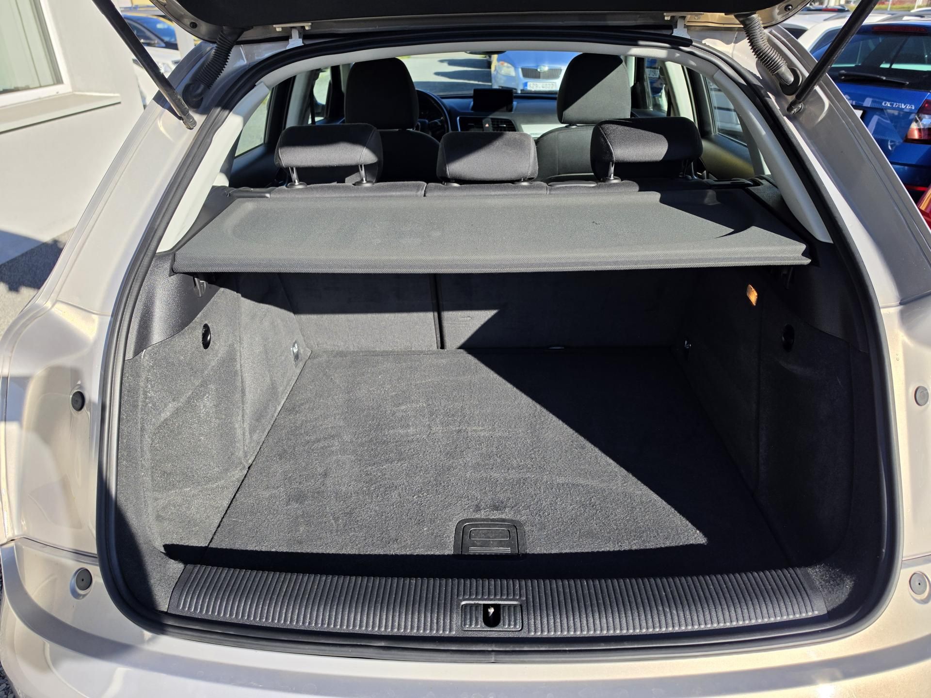 Audi Q3, 2.0 TFSI led S Tronic kei - fotka 5