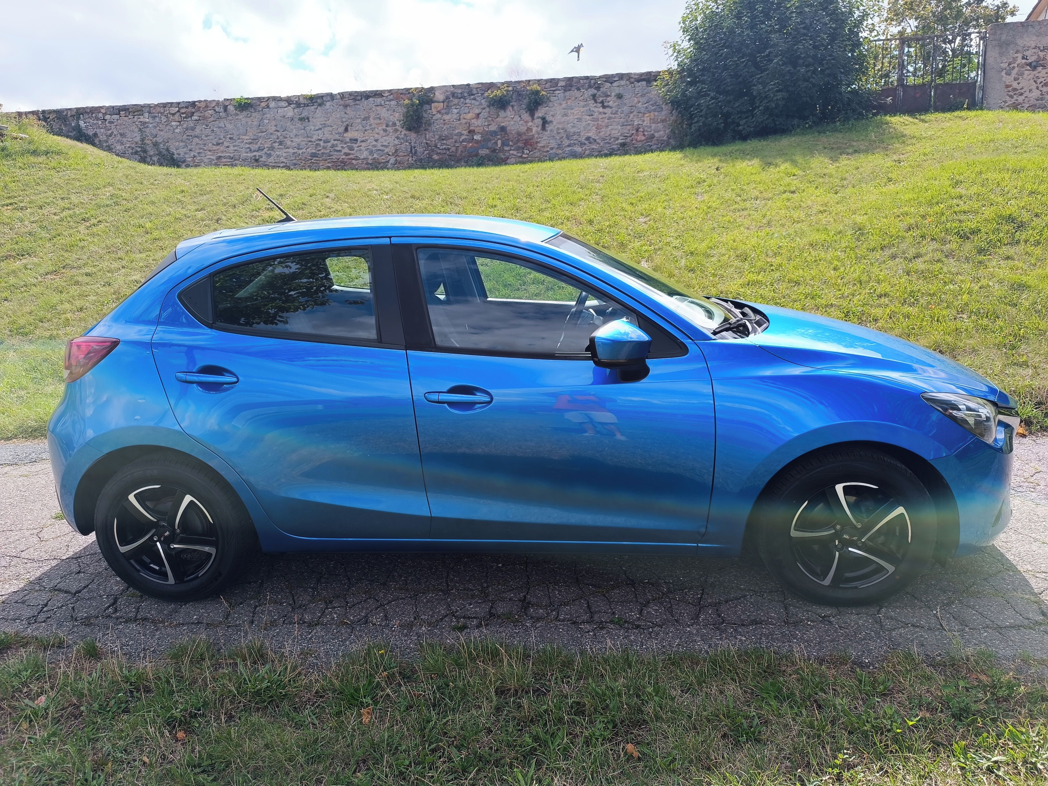 Mazda 2, 1,5i, 1.maj., 125Tkm, ČR původ - fotka 4