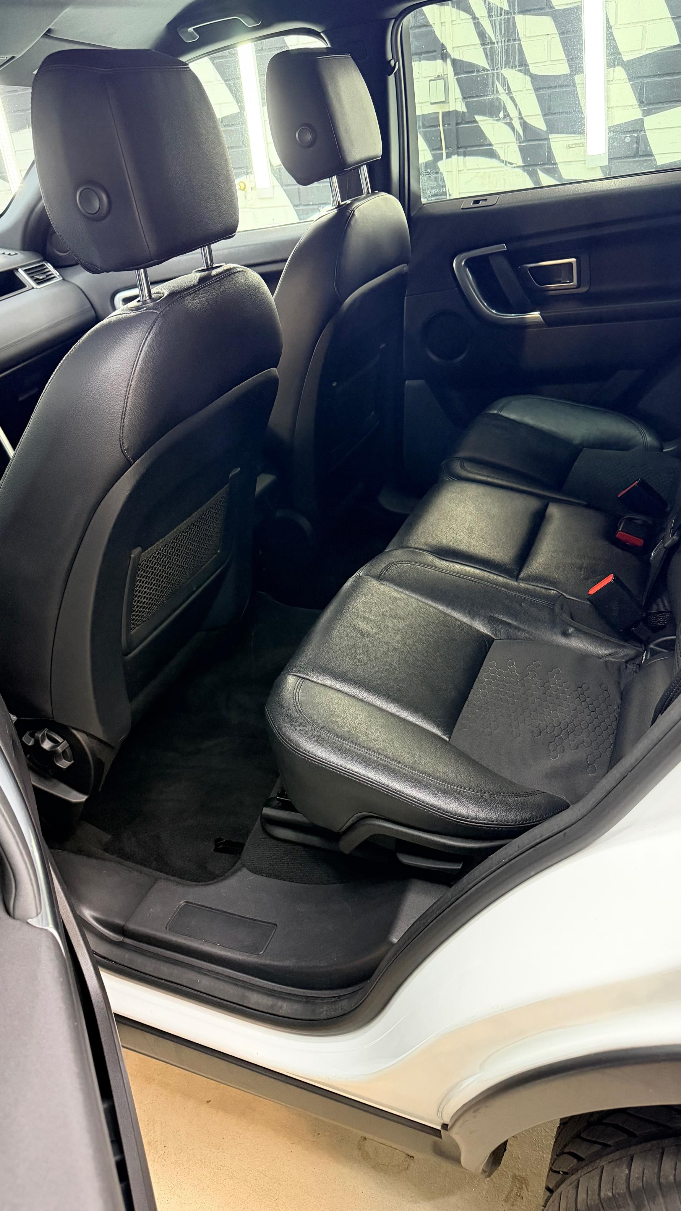 Land Rover Discovery, 2.0TD / 4x4 / 2016 / Sport - fotka 6