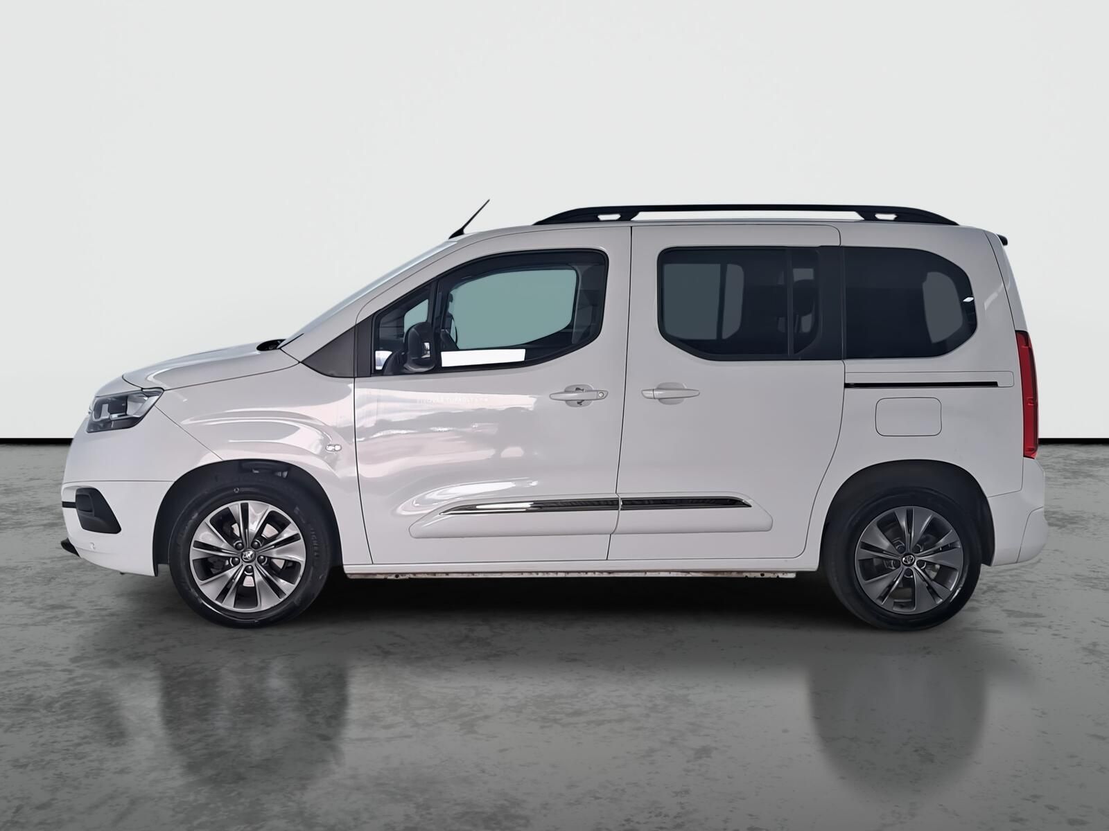 Toyota Proace City Verso, 1.2 T, 5Míst, Klima, ČR, 1Maj - fotka 3