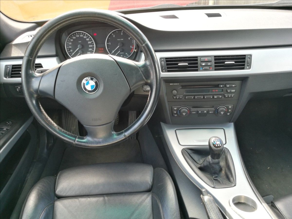 BMW Řada 3, 2,0 d 320d kombi - fotka 5
