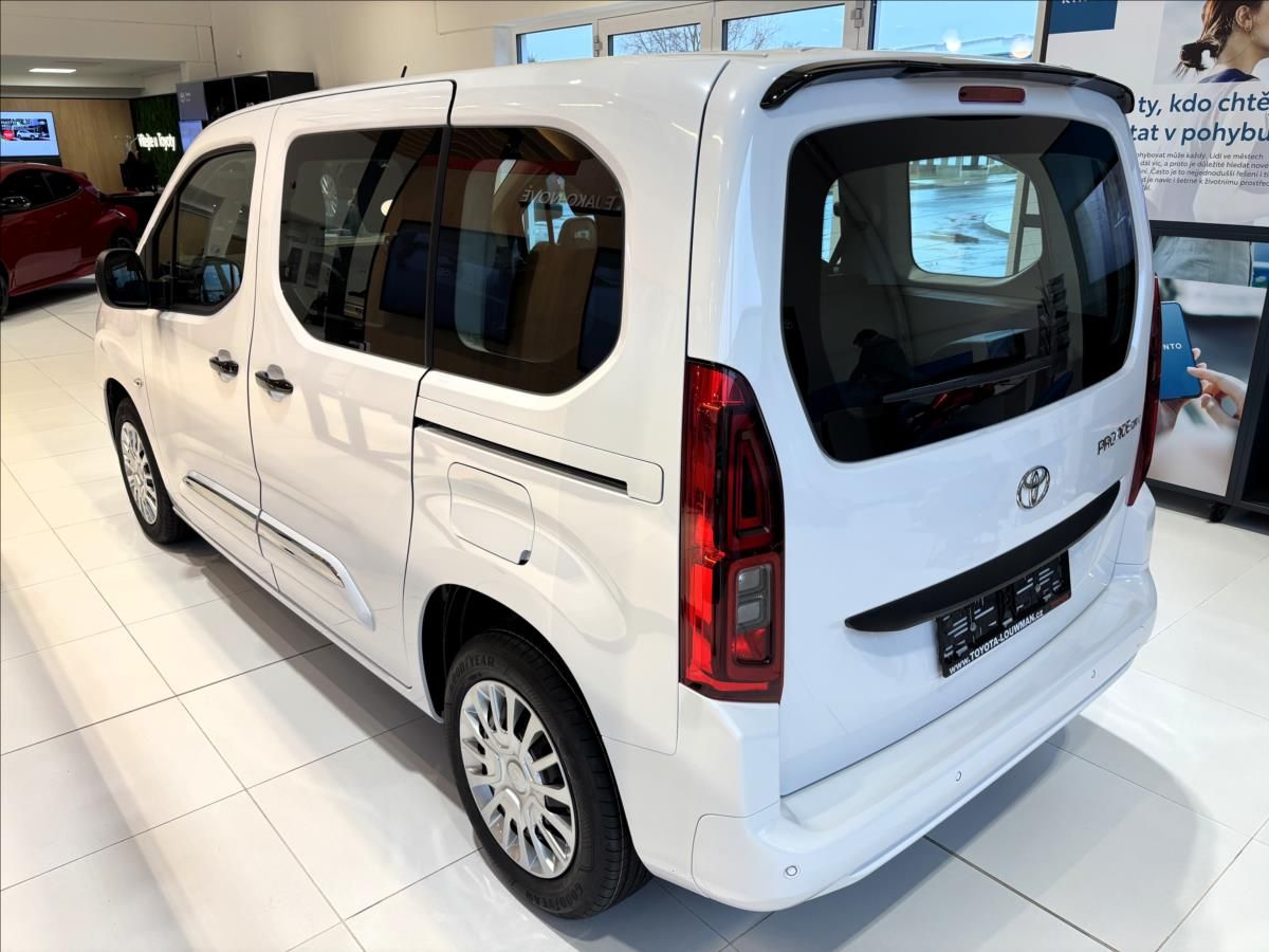 Toyota Proace City Verso, 1,5  SWB 1.5D MT Business - fotka 4