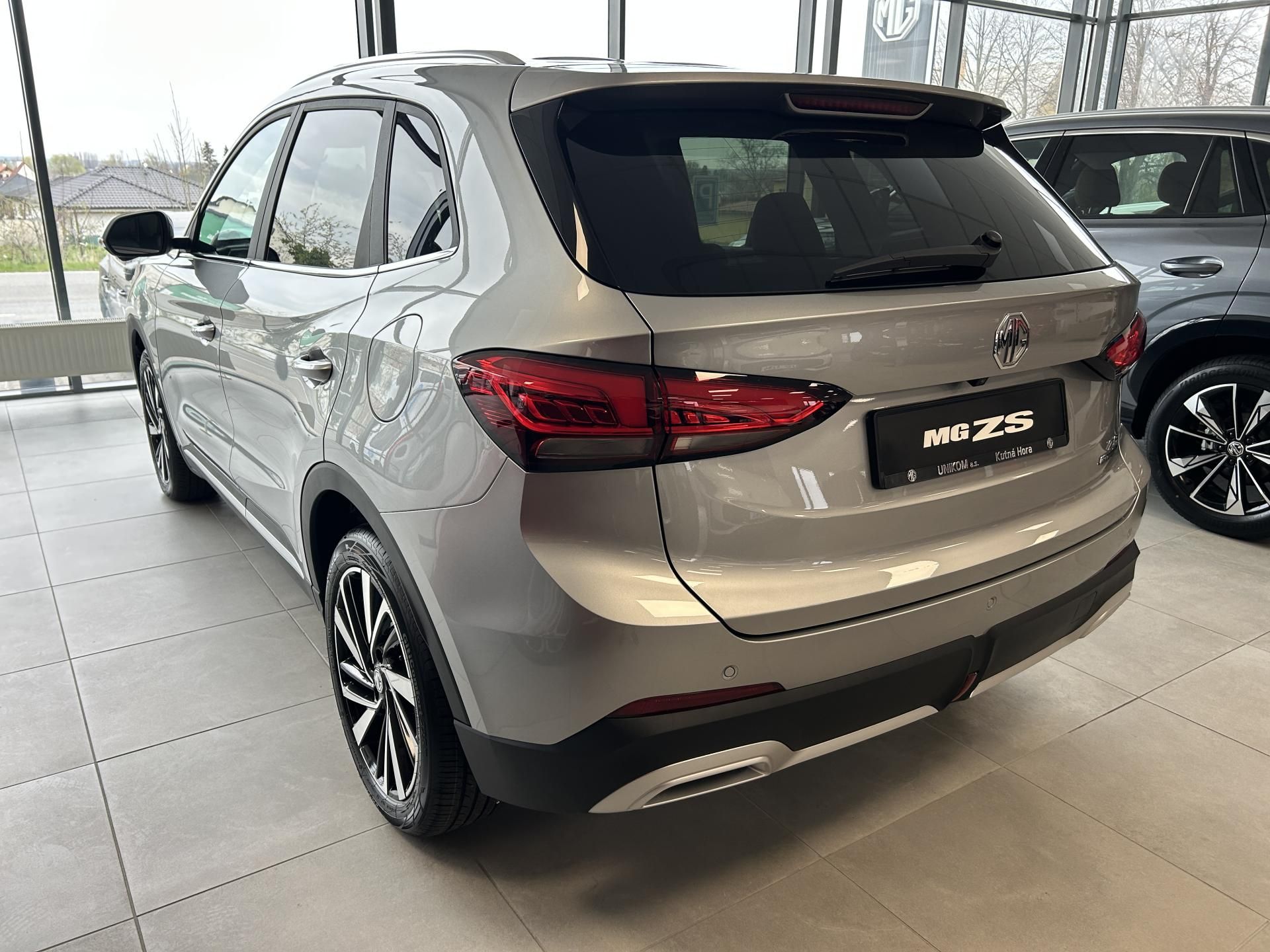 MG ZS, HEV 145kW Exclusive - fotka 4