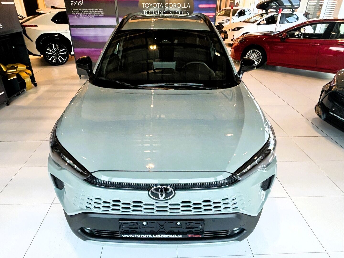 Toyota Corolla Cross, 1,8 Comfort Business - fotka 2