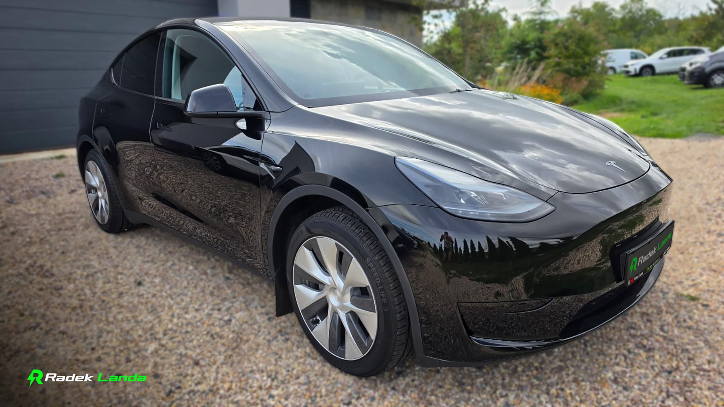 Tesla Model Y, Standard Range | LFP, RWD, AMD