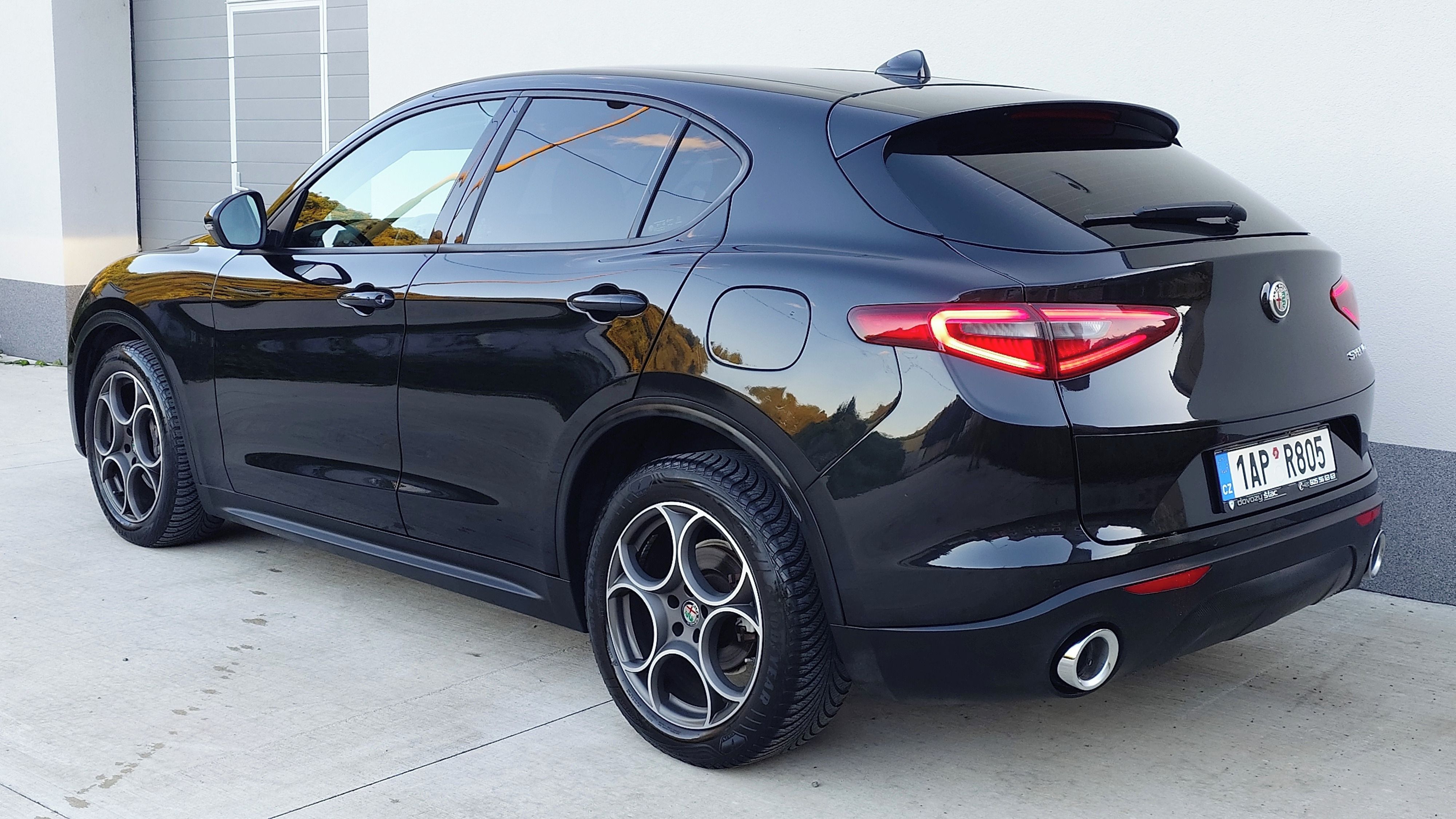 Alfa Romeo Stelvio, 2,2 JTD 4x2 - fotka 2