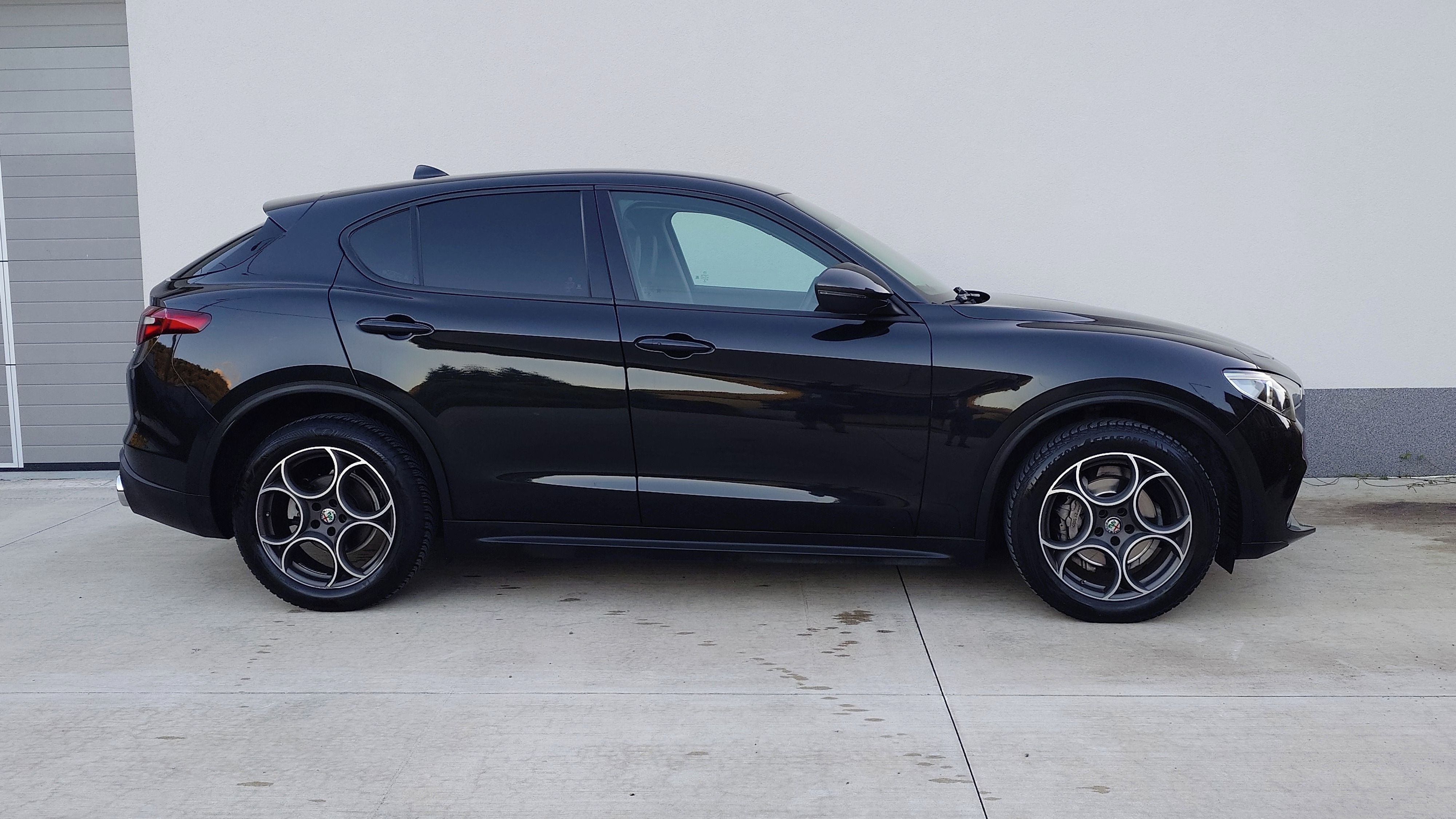 Alfa Romeo Stelvio, 2,2 JTD 4x2 - fotka 3