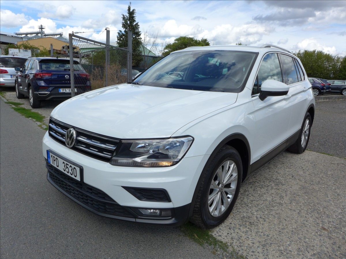 Volkswagen Tiguan, 2,0 TDi 110KW  NAVI APP 1.MAJ - fotka 2