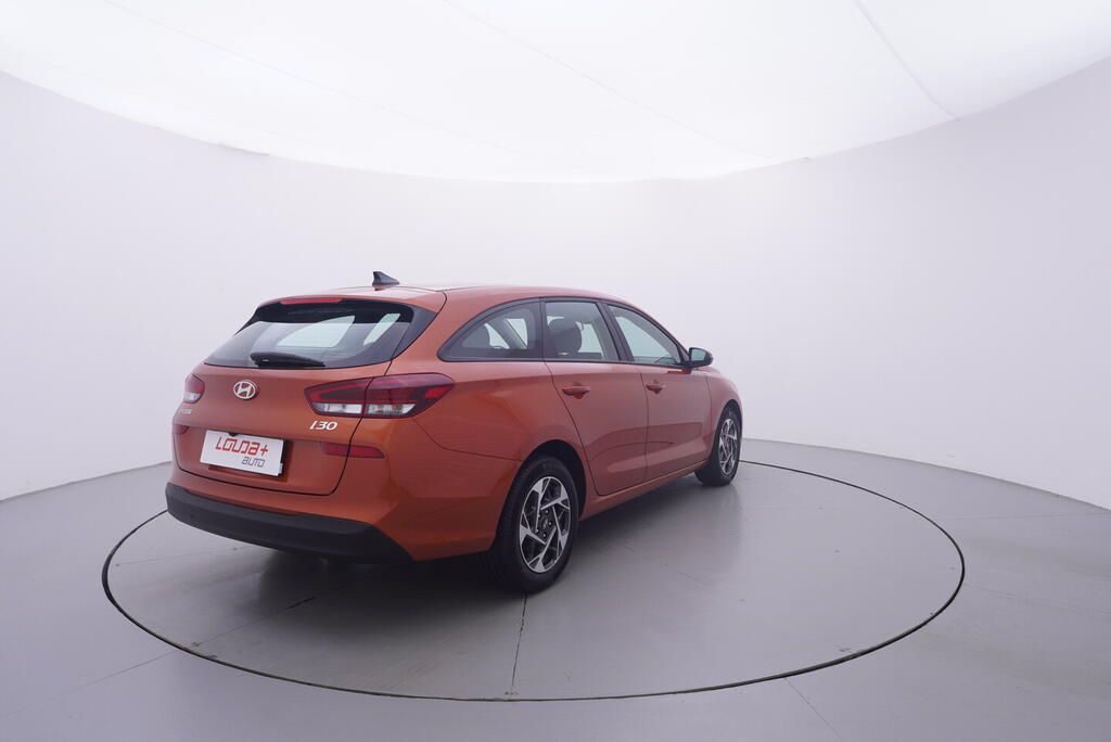 Hyundai i30, Comfort 1.0 GDI 73 kW - fotka 5