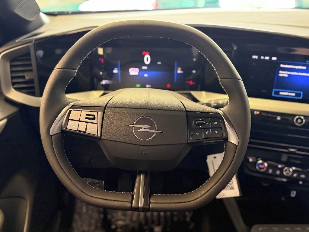 Opel Mokka, Edition 1.2 Hybrid 107kW eDCT6 - fotka 6