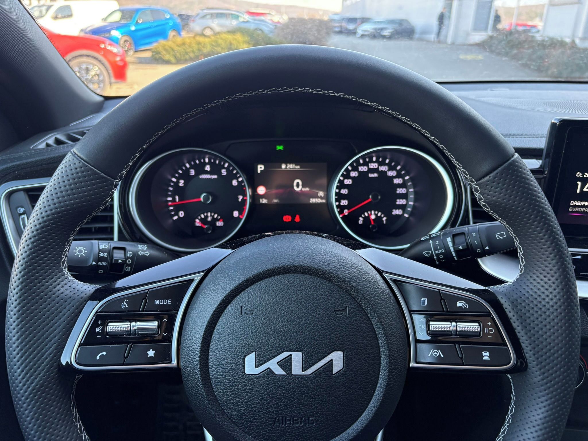 Kia XCee´d, 1,6 T-GDi GPF 7DCT GT-LINE 132 - fotka 5