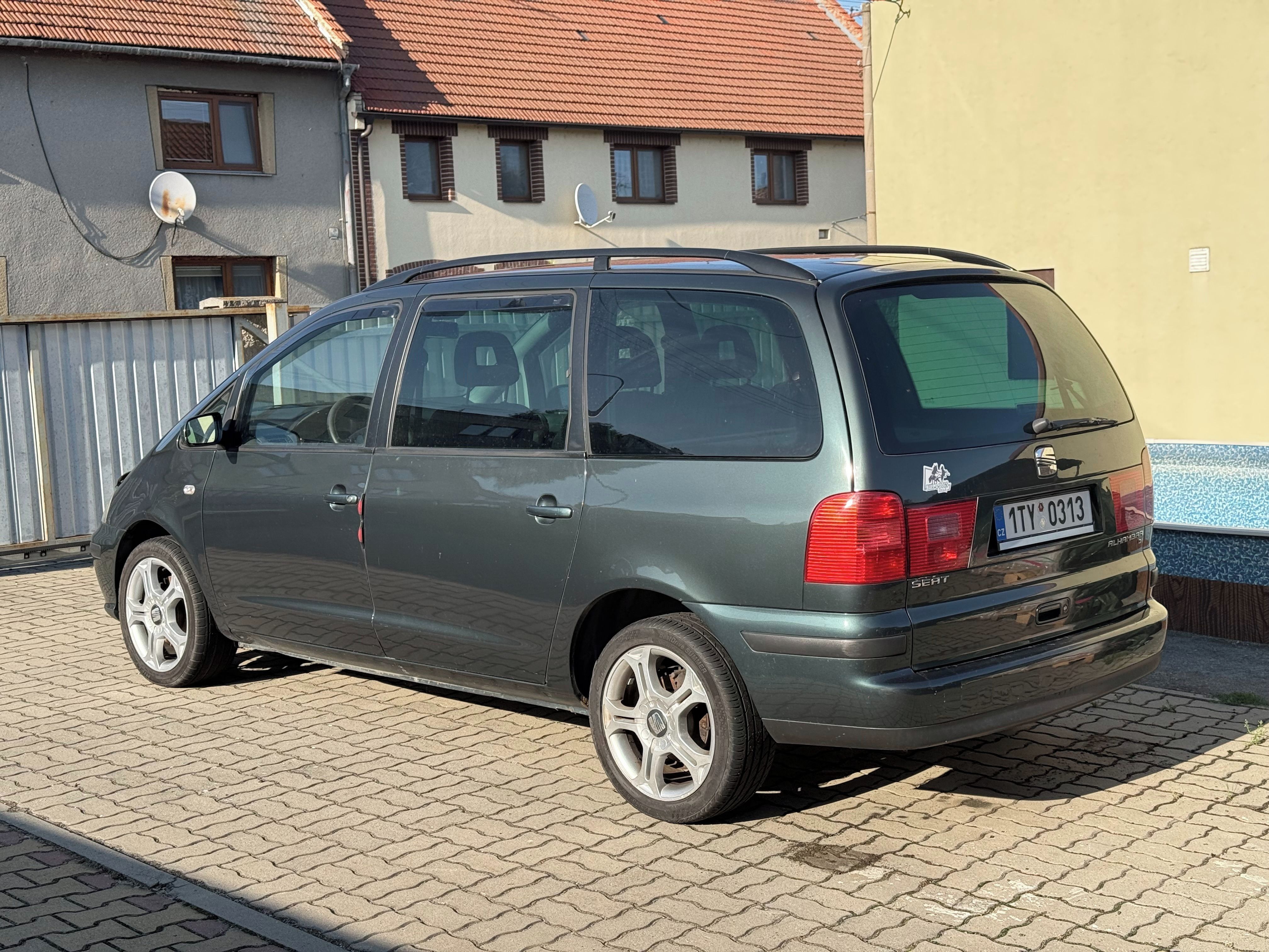 Seat Alhambra, 1.9 TDI, 96 kW - fotka 5