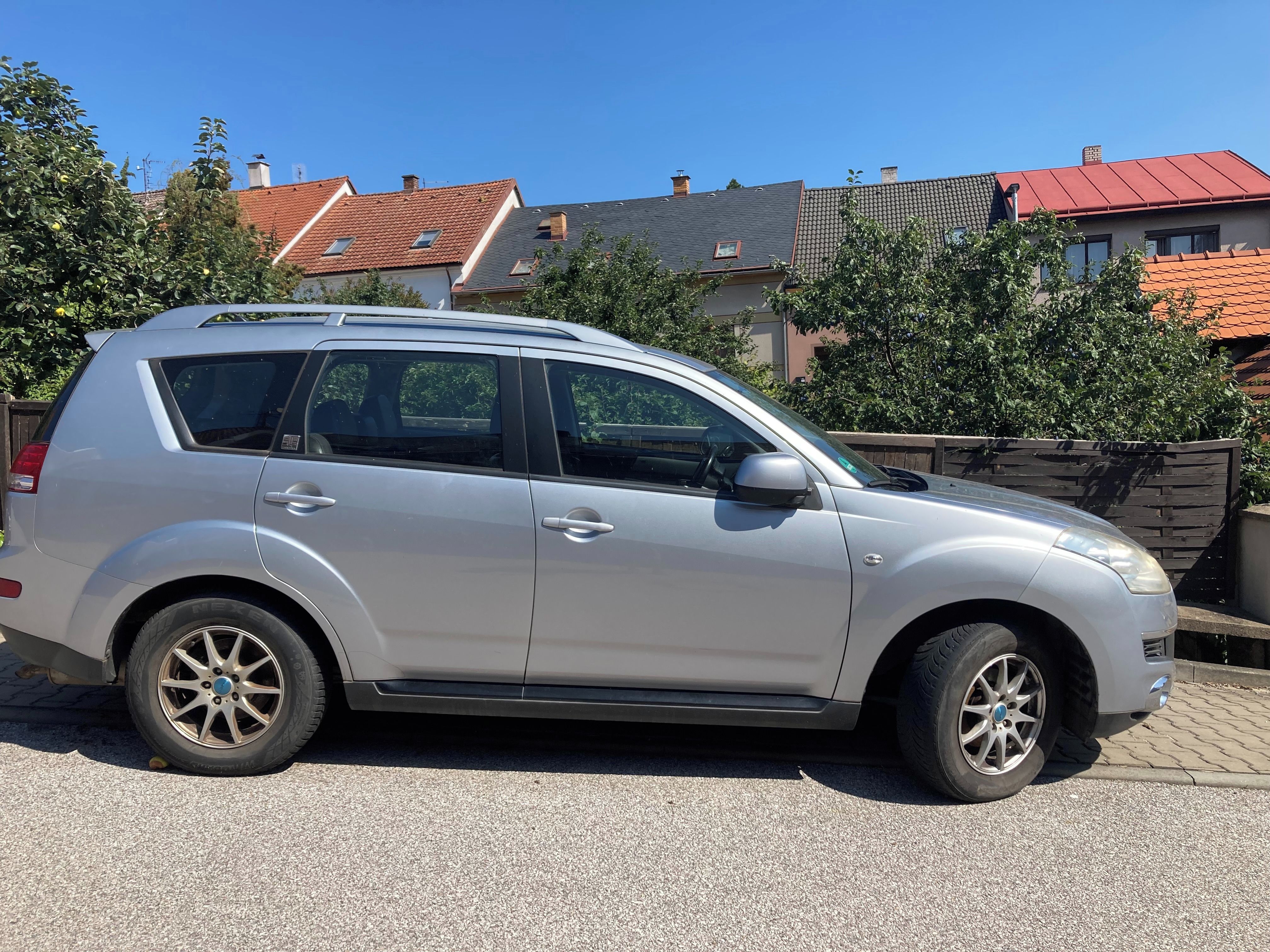 Citroën C-Crosser, 2,2, 115kw - fotka 2