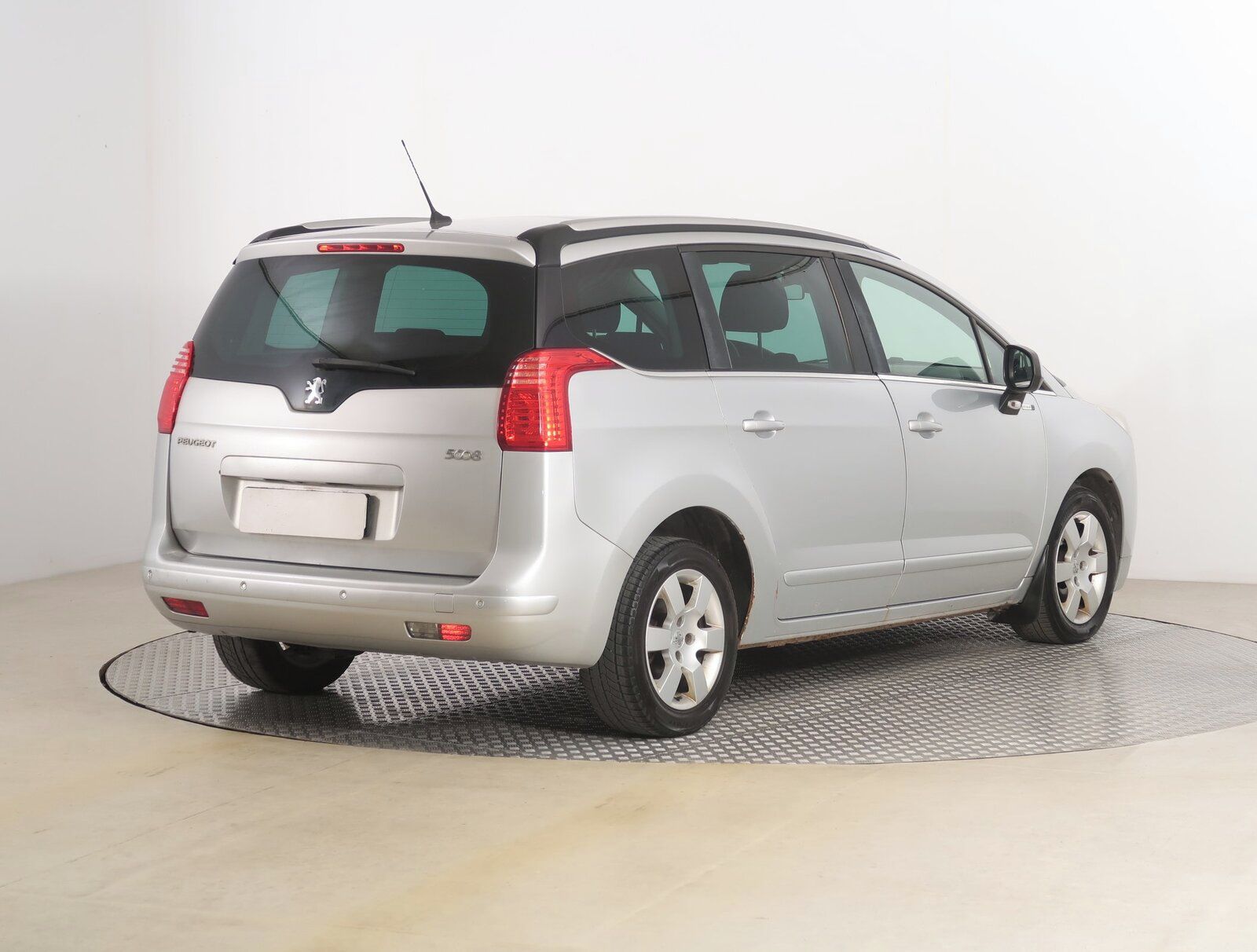 Peugeot 5008, 1.6 HDi, Automatická klima - fotka 5