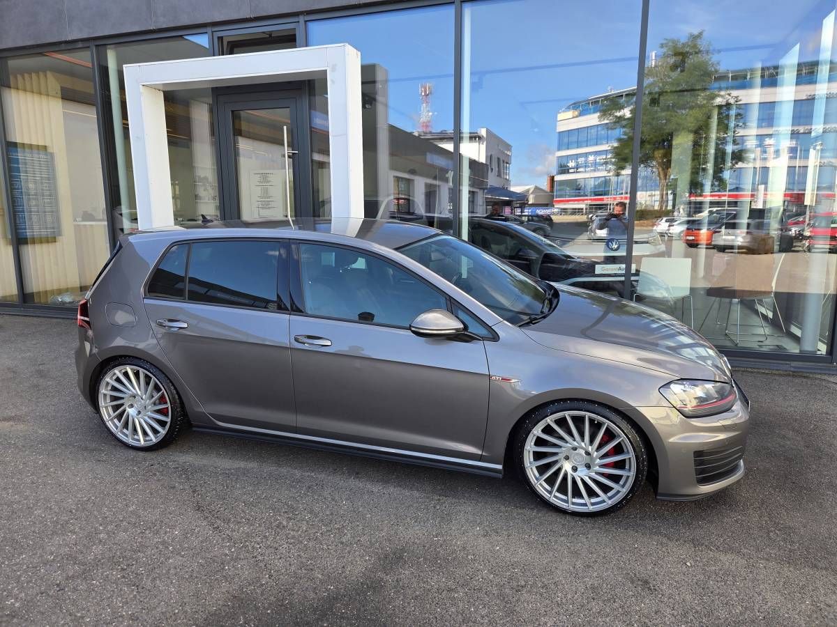 Volkswagen Golf, 2.0 GTI - fotka 5