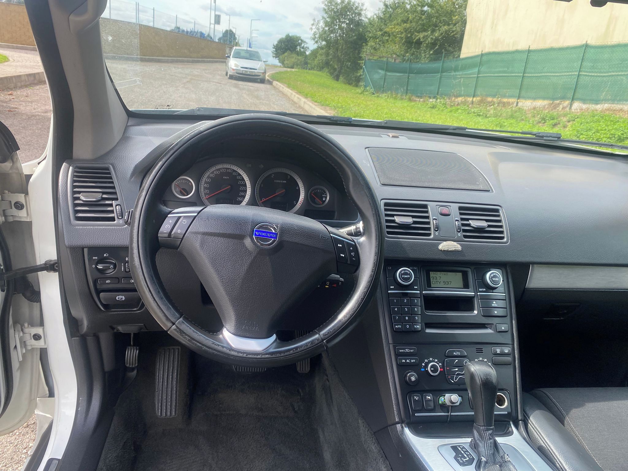 Volvo XC90, 2,4D5,AWD,2014,185tkm,1.m,7mís - fotka 6