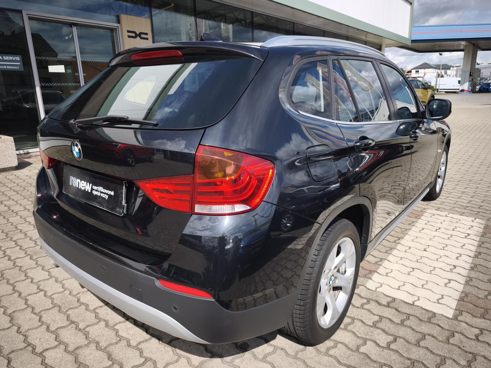 BMW X1, 2011 ČR 2.0d 150kW 2.MAJITEL - fotka 5