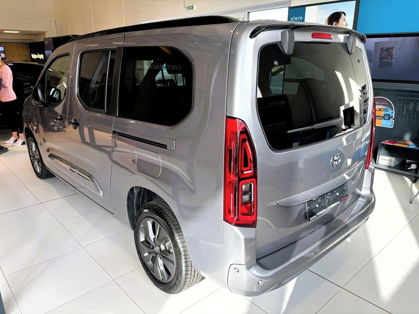 Toyota Proace City Verso, 1,5   LWB 1.5D 130 AT VIP - fotka 4