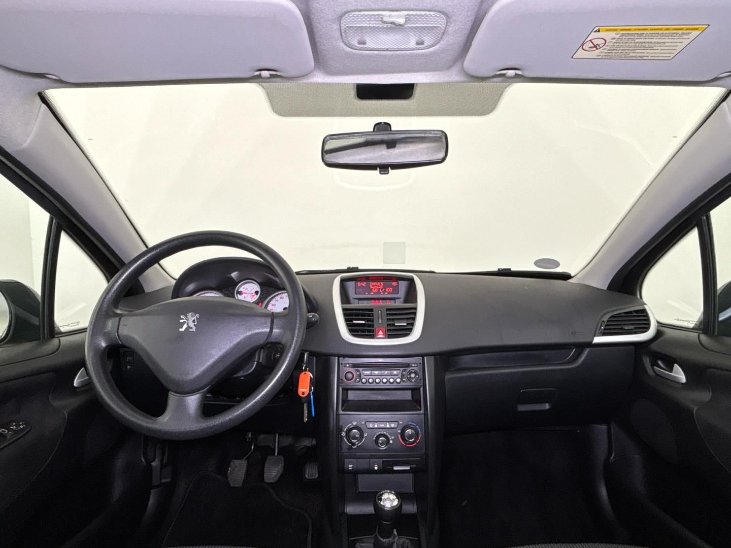 Peugeot 207, 1.4 i 16v / 70 kW - fotka 5