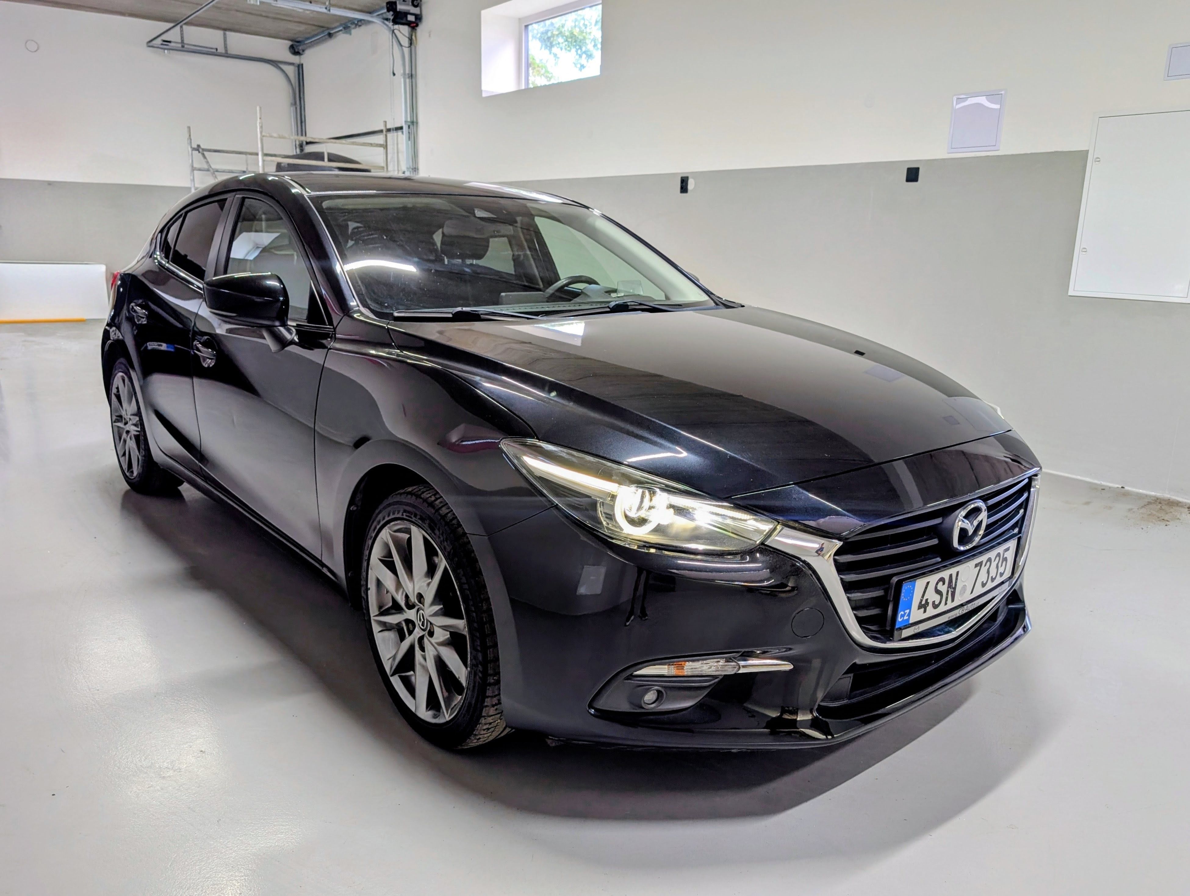 Mazda 3, 1. maj, Tacumi, 2.0i, ČR - fotka 3