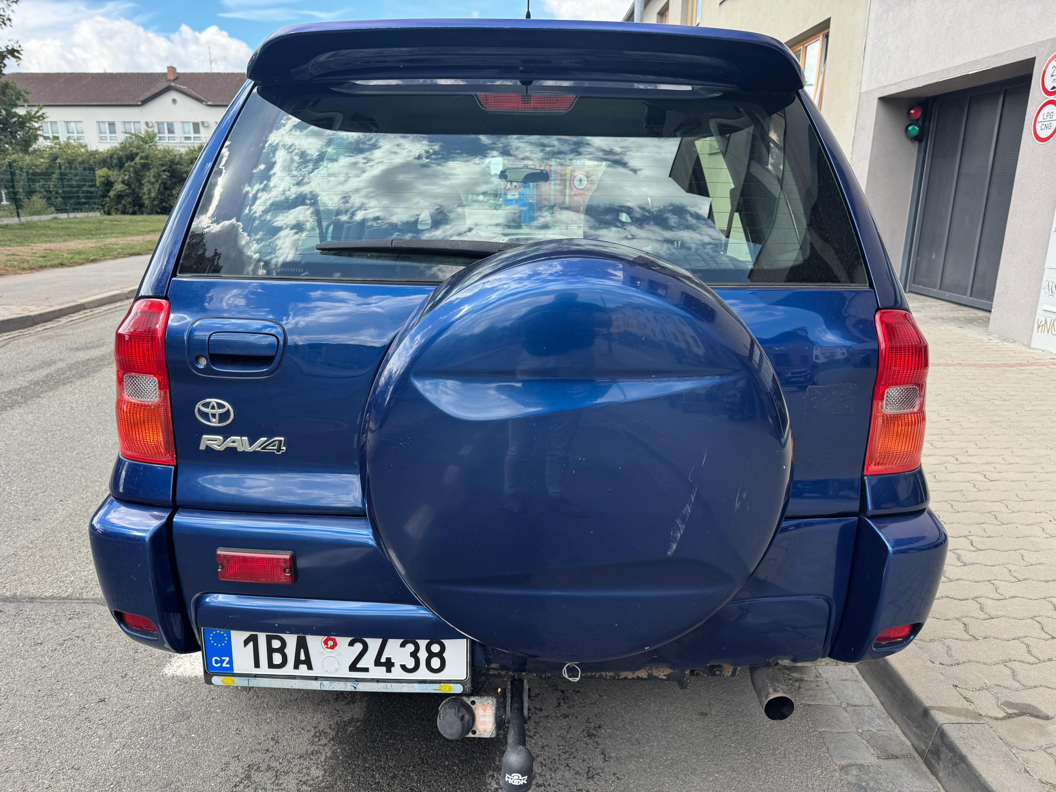 Toyota Rav4, 2.0VVTi, 4x4, tažné - fotka 4